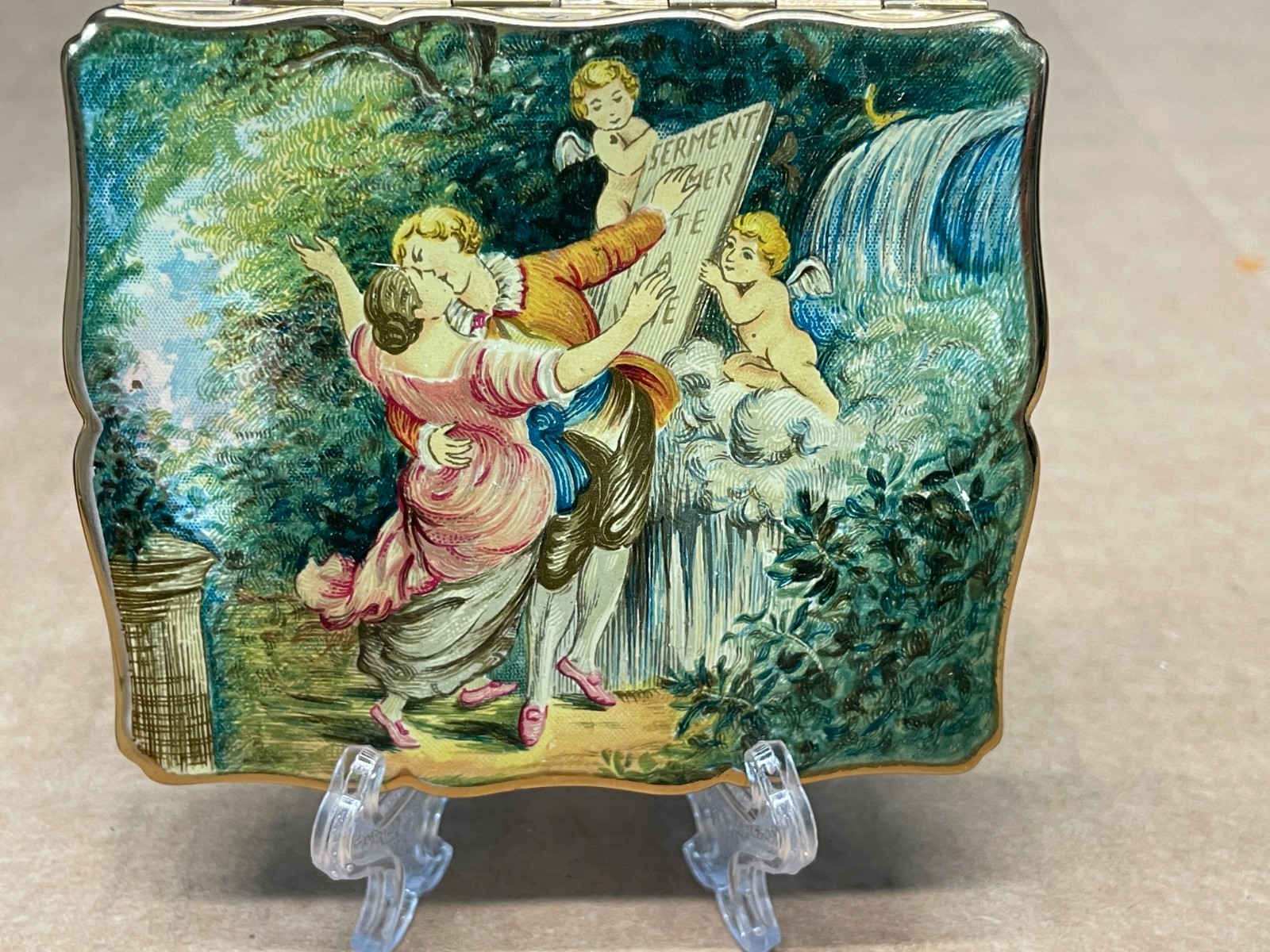 Vintage Rare Kissing Couple & Cherubs "The Serment of Love" Stratton Compact