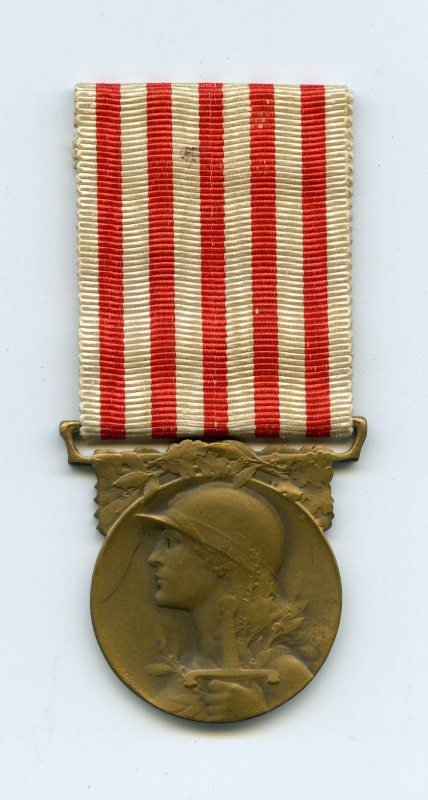 WWI FRANCE French GREAT WAR COMMEMORATIVE MEDAL War Medal Complete with Hanger WWI FRANCE French GREAT WAR COMMEMORATIVE MEDAL War Medal Complete with Hanger