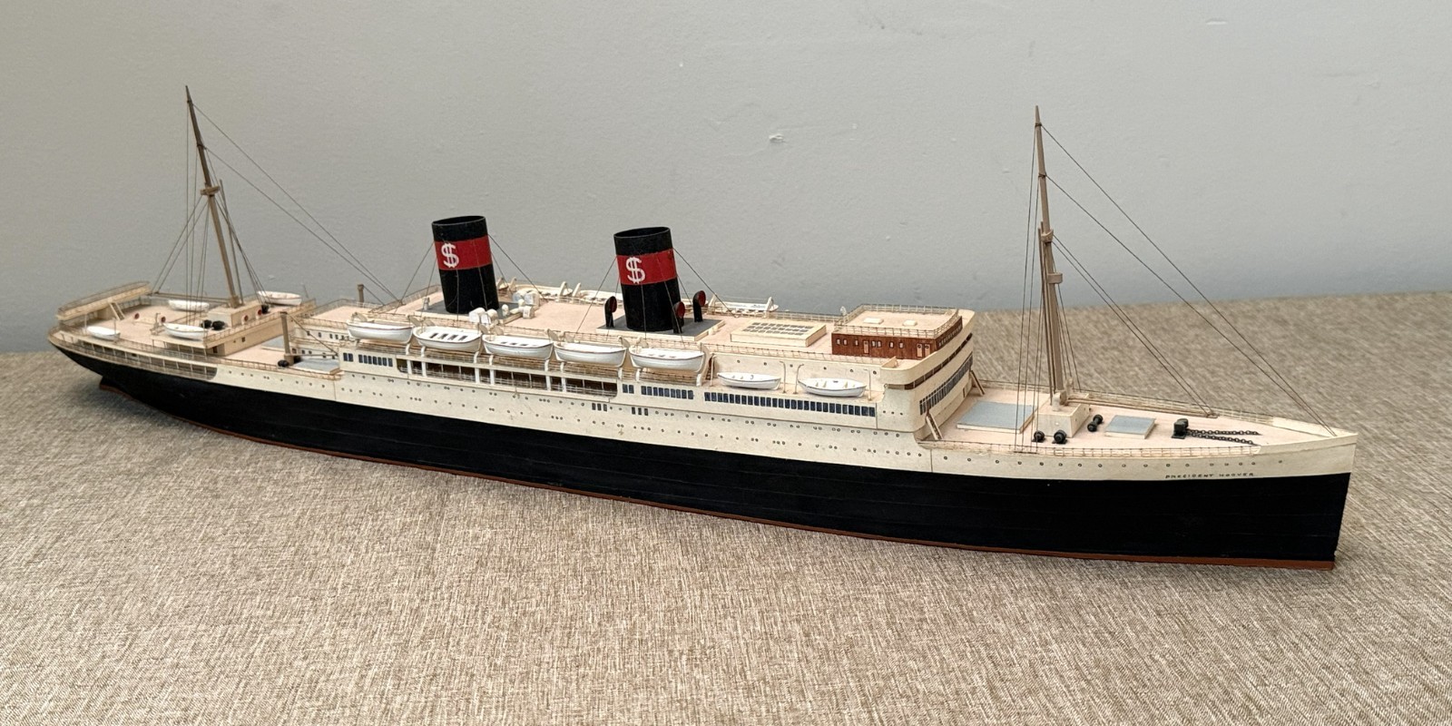 Custom Built Dollar Line PRESIDENT HOOVER Model - 1:300th Scale by Les Oursler Custom Built Dollar Line PRESIDENT HOOVER Model - 1:300th Scale by Les Oursler