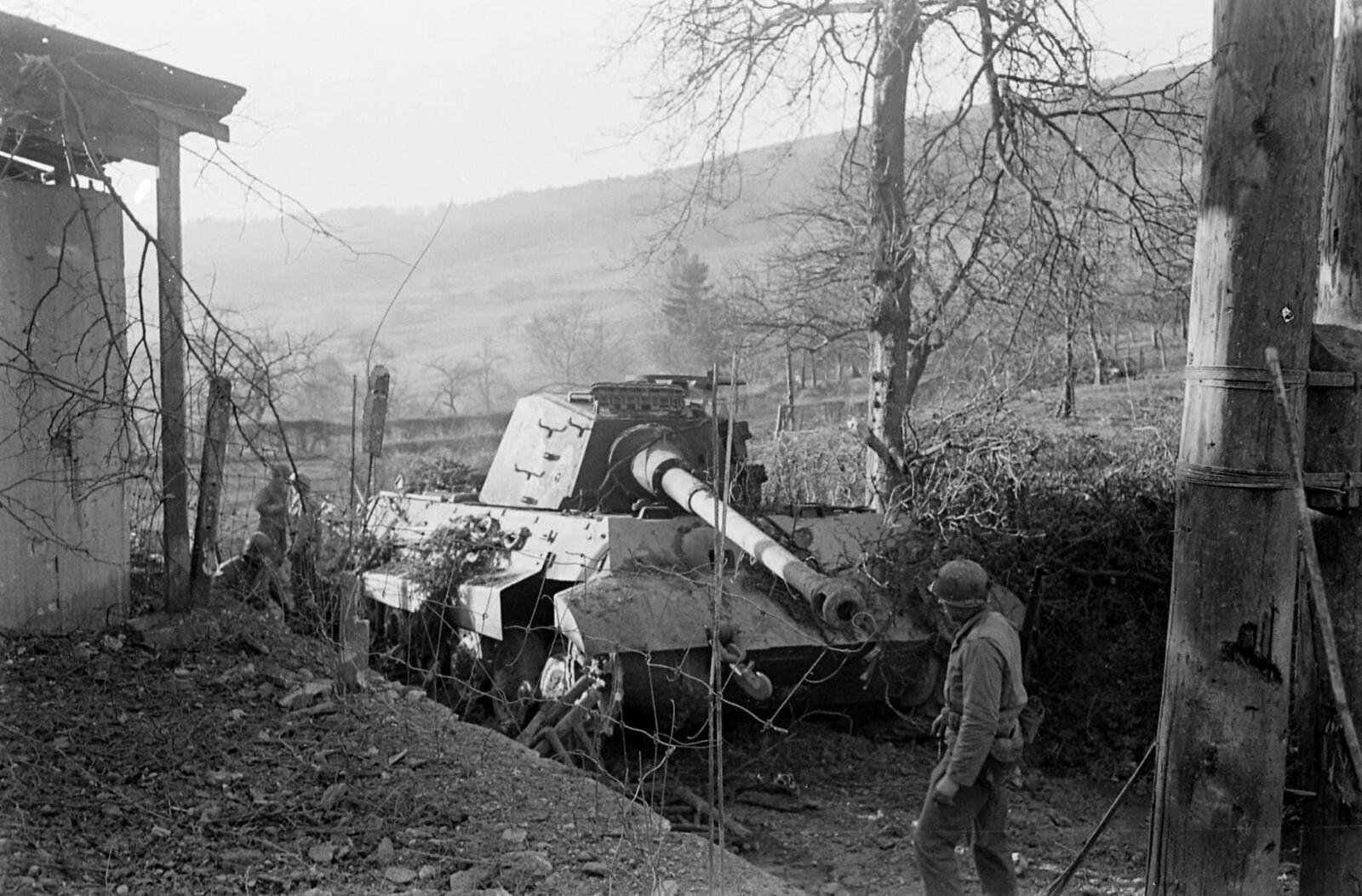 WW2 WWII Photo World War Two / Battle of Bulge Scene December 1944 German Tiger