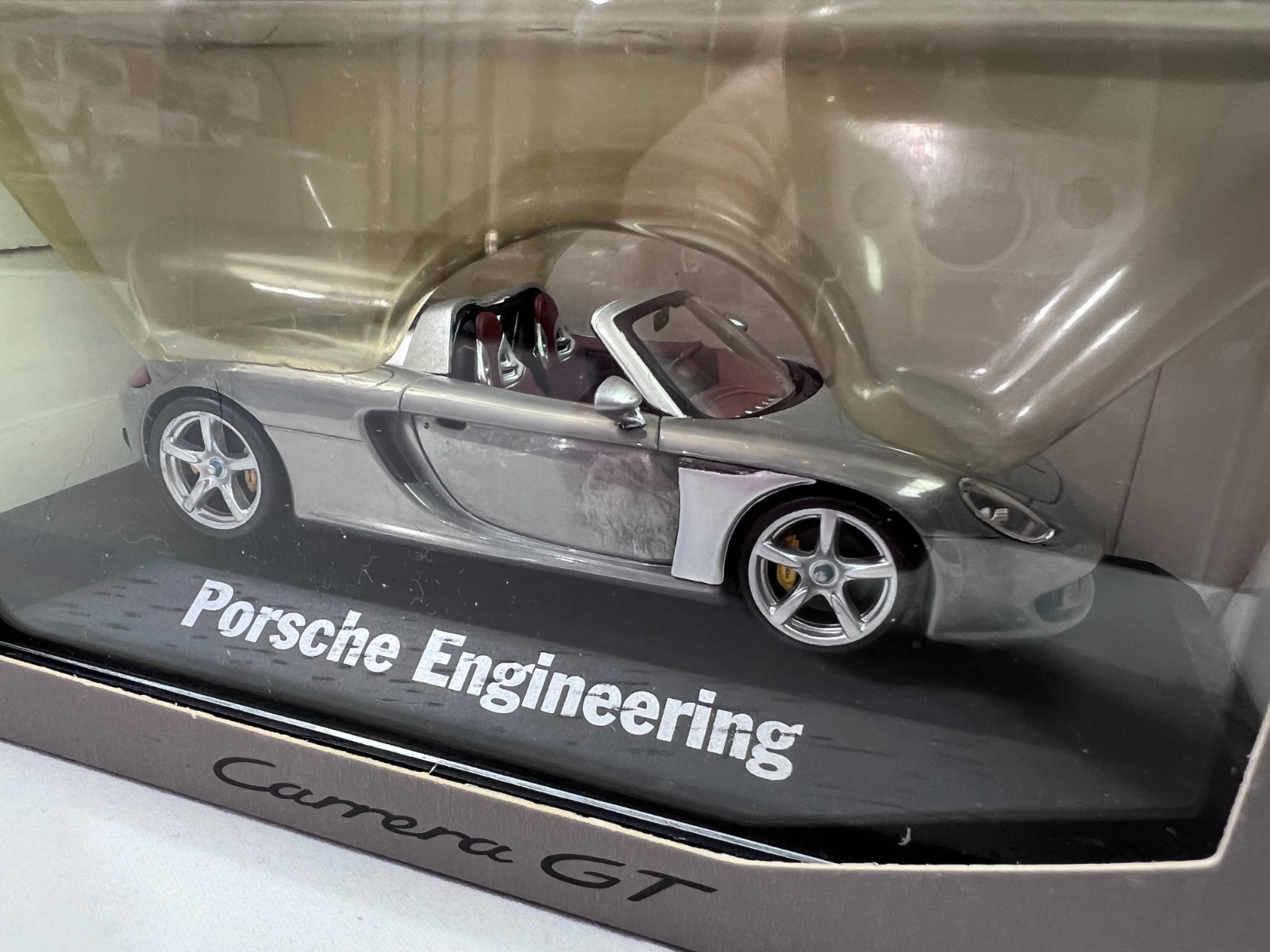 1/43 Minichamps Very Rare Porsche Engineering Promo Chrome Porsche Carrera GT 1/43 Minichamps Very Rare Porsche Engineering Promo Chrome Porsche Carrera GT