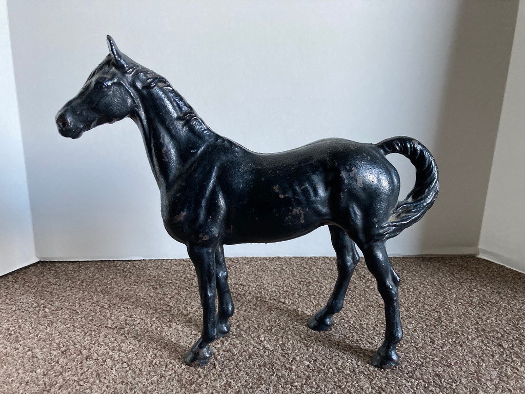 Vintage 1930s HUBLEY Cast Iron Black Beauty Thoroughbred Horse Statue Door Stop Vintage 1930s HUBLEY Cast Iron Black Beauty Thoroughbred Horse Statue Door Stop