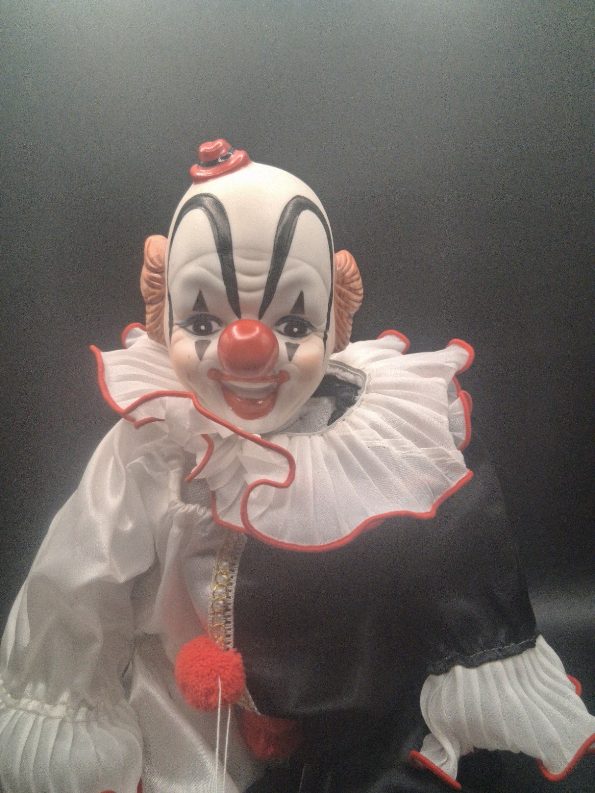 Vintage 1983 Creepy Clown DYNASTY DOLL - Sitting Clown Porcelain - 12" tall Vintage 1983 Creepy Clown DYNASTY DOLL - Sitting Clown Porcelain - 12" tall