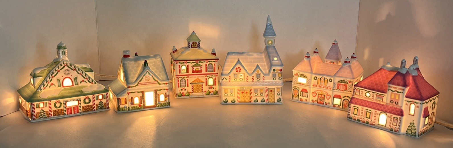 Lenox Lights Of Christmas Holiday Village w/ boxes cord *bulbs not incluced*