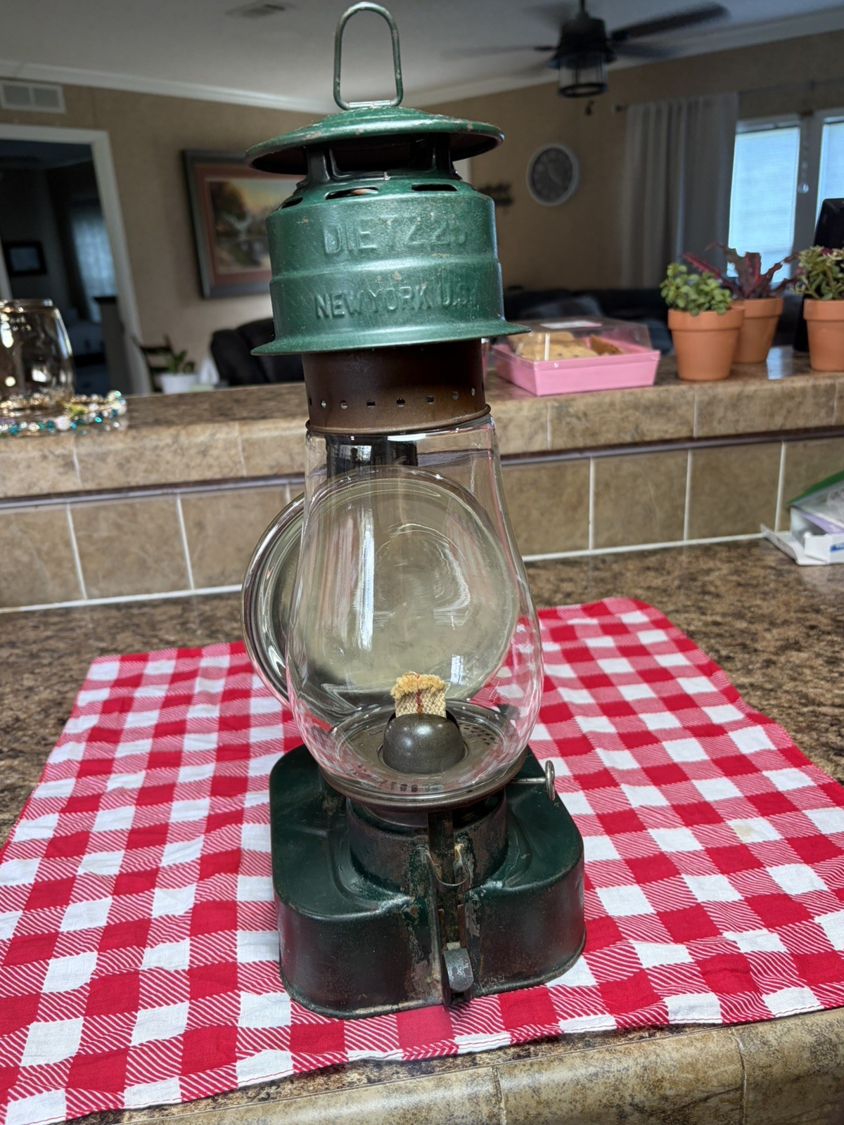 Dietz No.25 Wall Lantern in Exceptional Condition Dietz No.25 Wall Lantern in Exceptional Condition