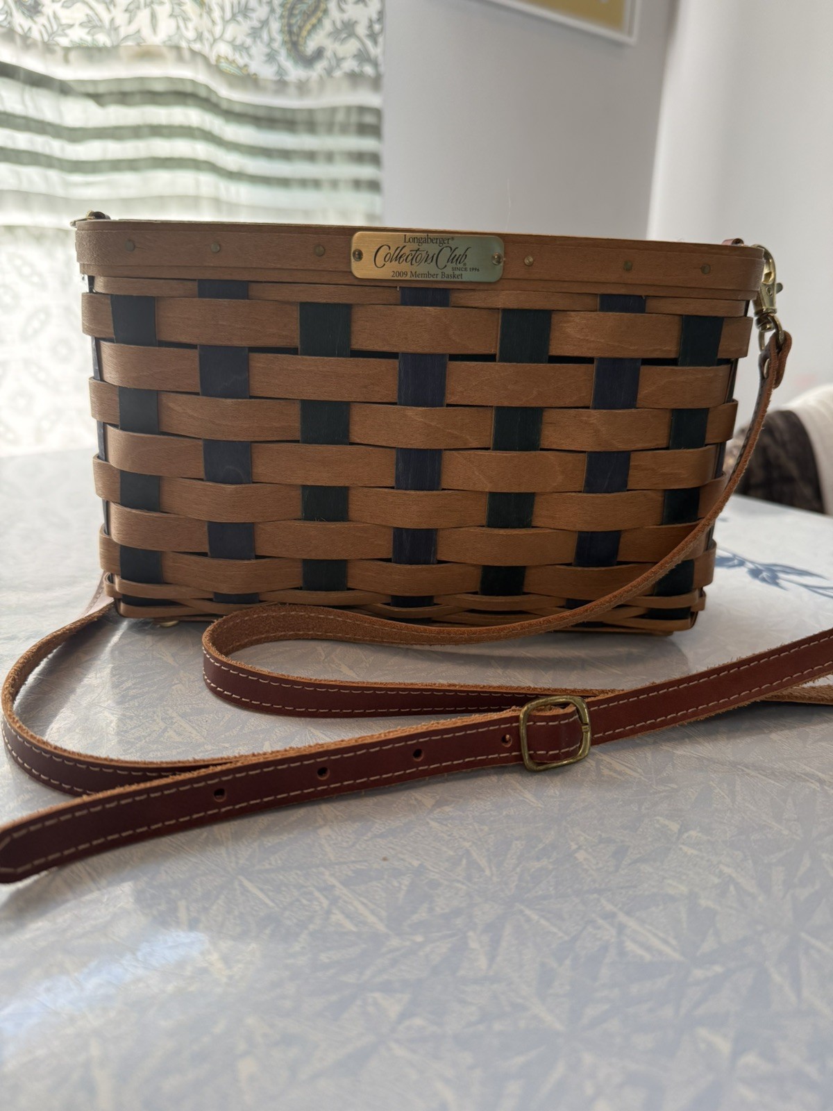 Longaberger 2009 Collector's Club Member Basket With Liner Longaberger 2009 Collector's Club Member Basket With Liner