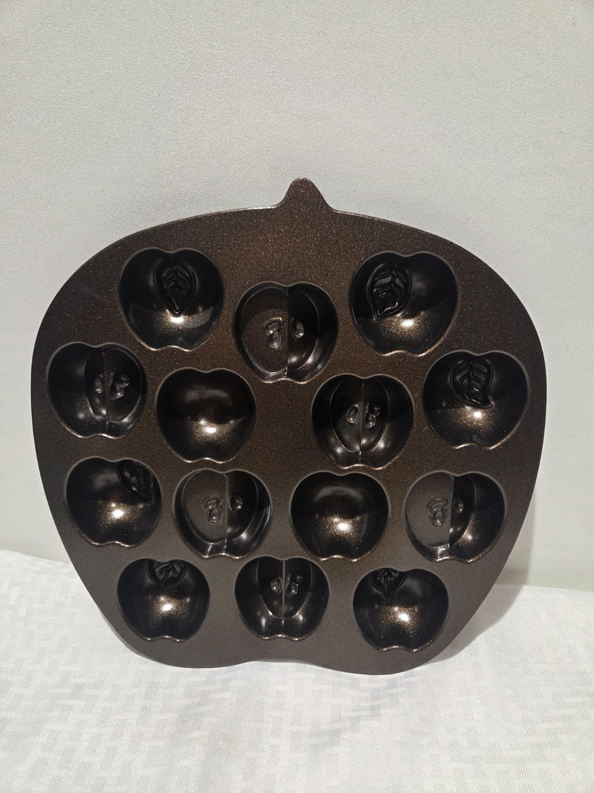 Nordic Ware Apple Cakelet Pan Nordic Ware Apple Cakelet Pan
