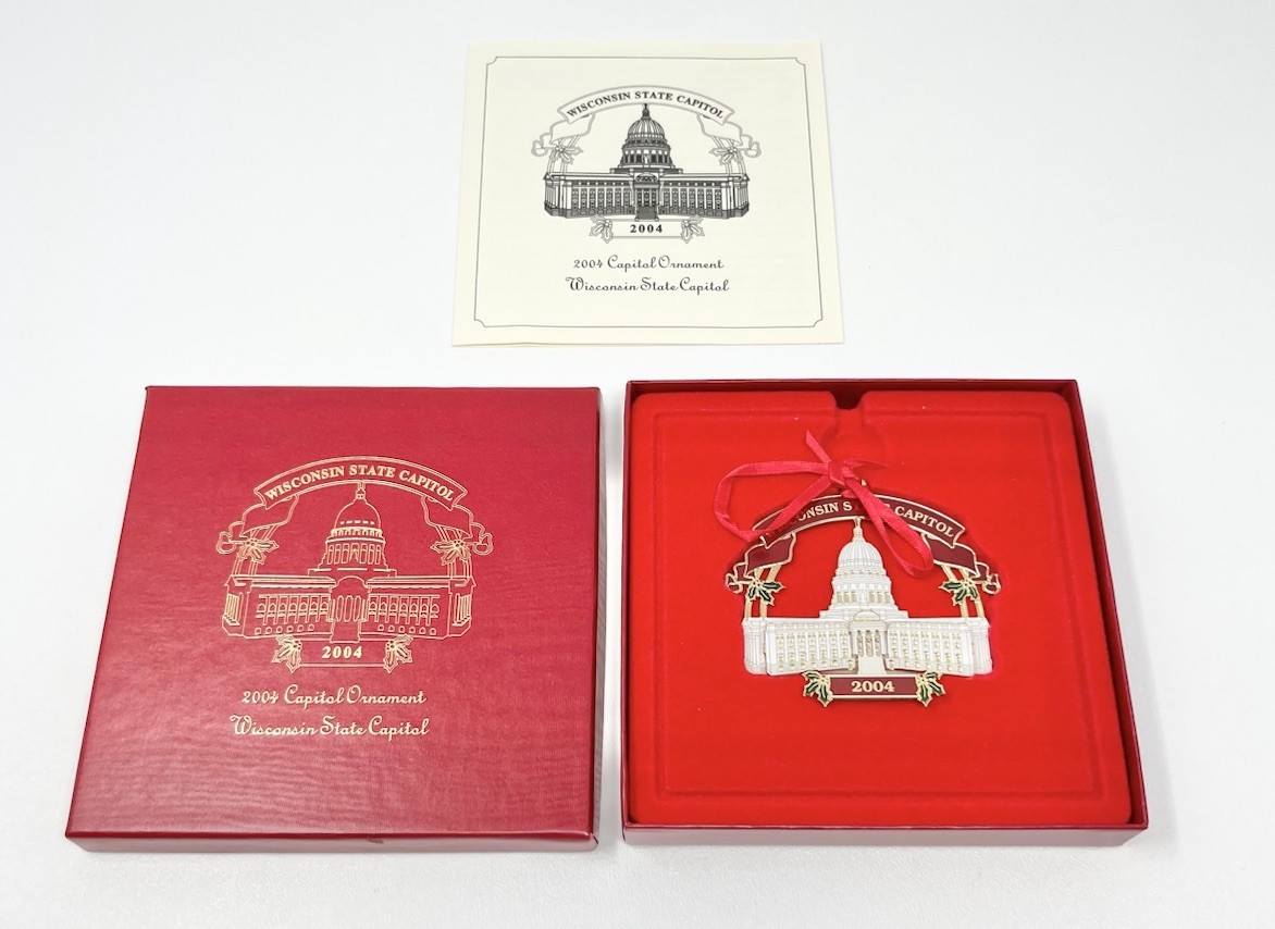 Vintage Madison Wisconsin State Capital Building 2004 Christmas Ornament Brass?