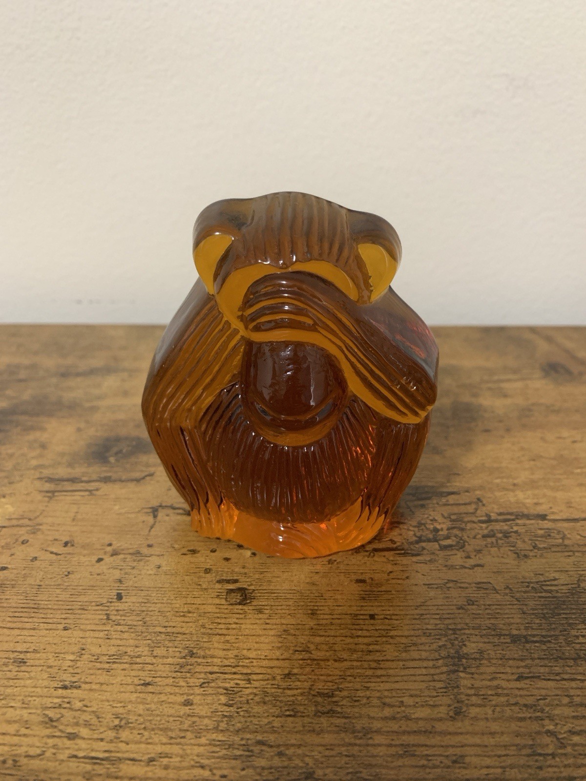 VTG VIKING ART GLASS MONKEY APE SEE NO EVIL PAPERWEIGHT WITH VIKING STICKER VTG VIKING ART GLASS MONKEY APE SEE NO EVIL PAPERWEIGHT WITH VIKING STICKER