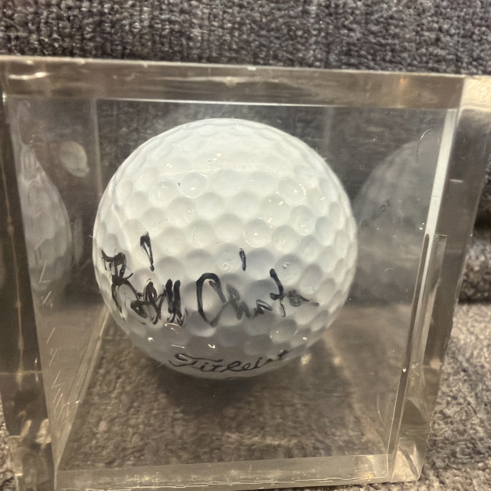 Bill Clinton Autographed Golf Ball – 42nd President of the United States Bill Clinton Autographed Golf Ball – 42nd President of the United States