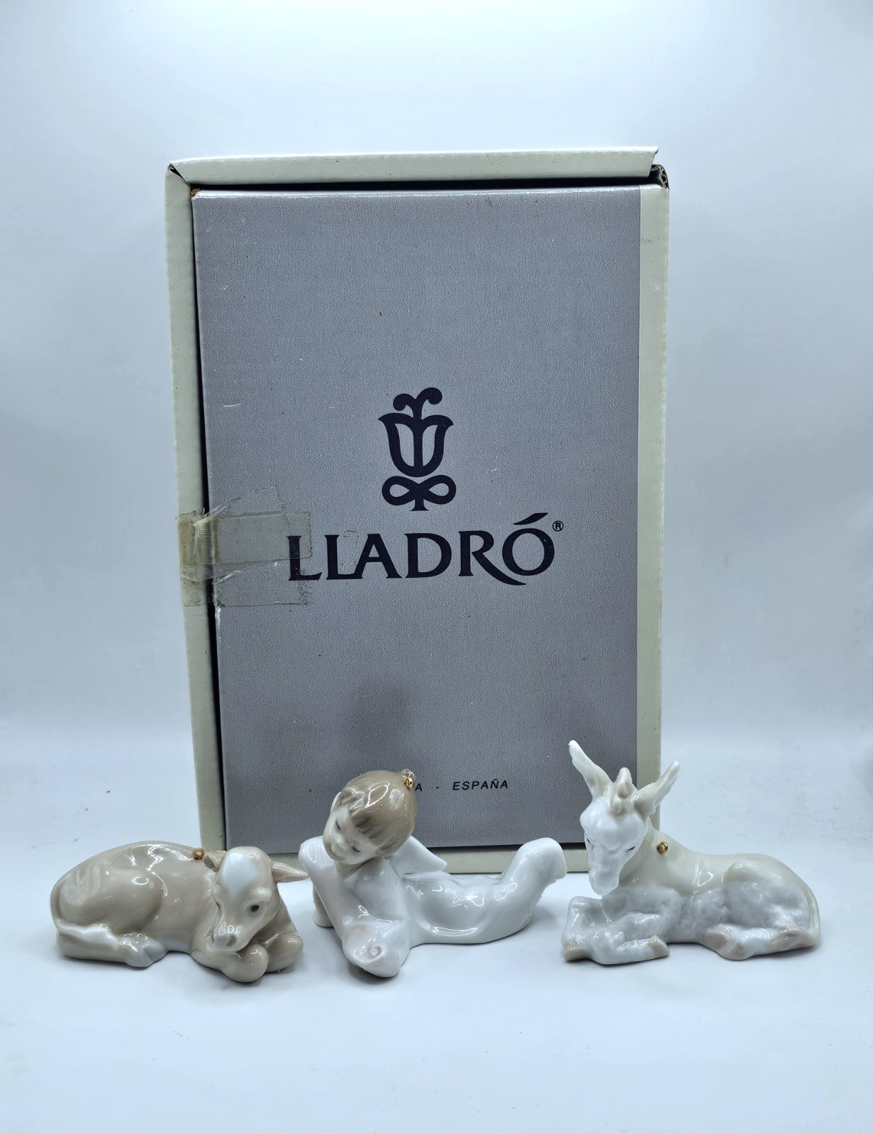 Lladro Mini Angel Donkey Cow Christmas Ornament Set - 06095 Lladro Mini Angel Donkey Cow Christmas Ornament Set - 06095