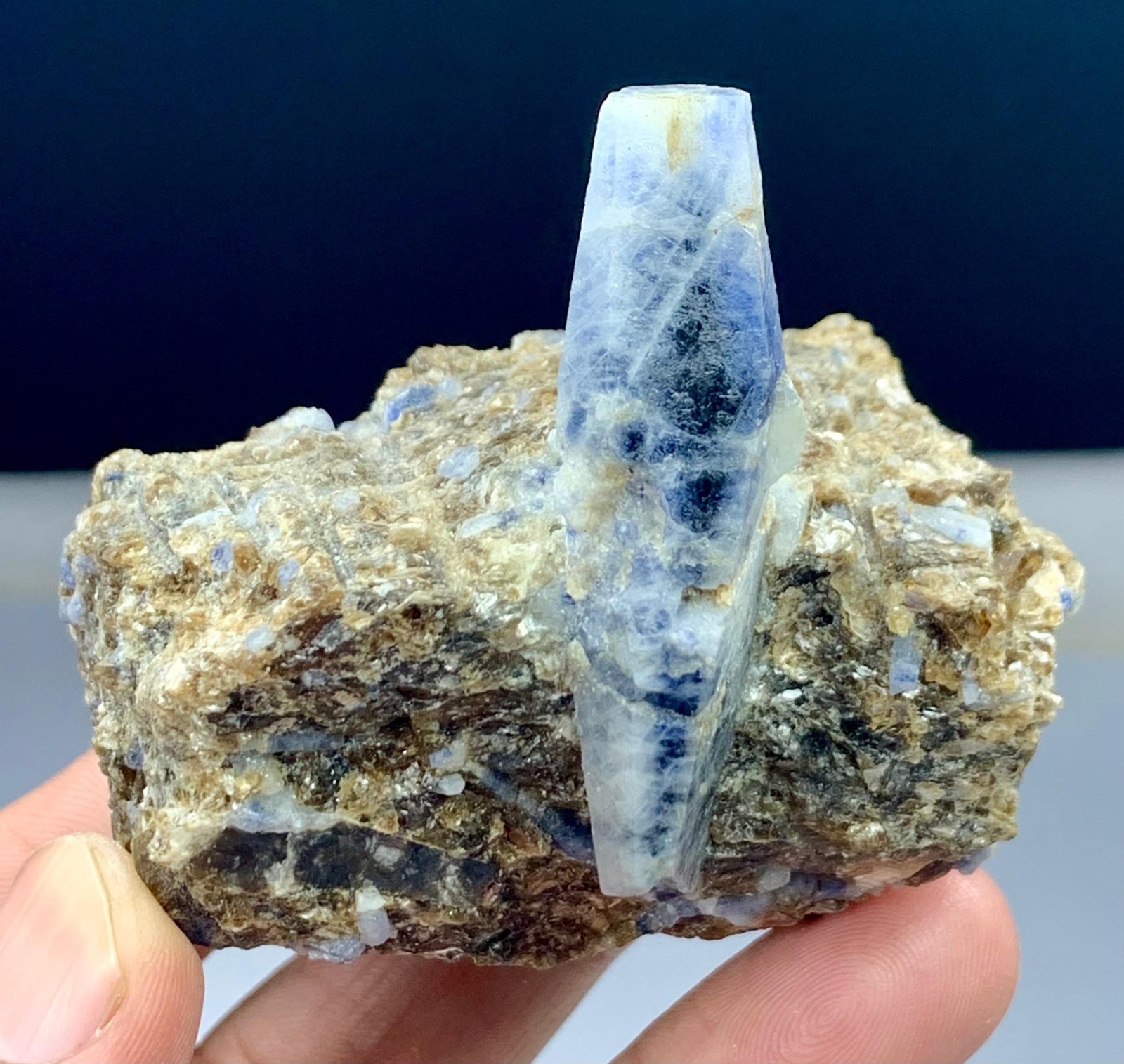 195 Grams Beautiful Natural Sapphire Specimen from Afghanistan 195 Grams Beautiful Natural Sapphire Specimen from Afghanistan