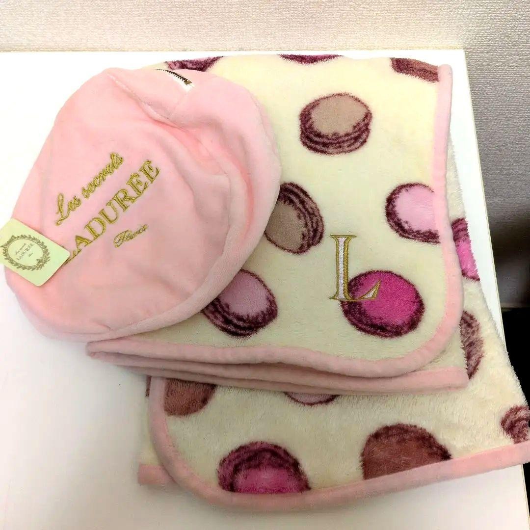 Les secrets LADUREE blanket & case set