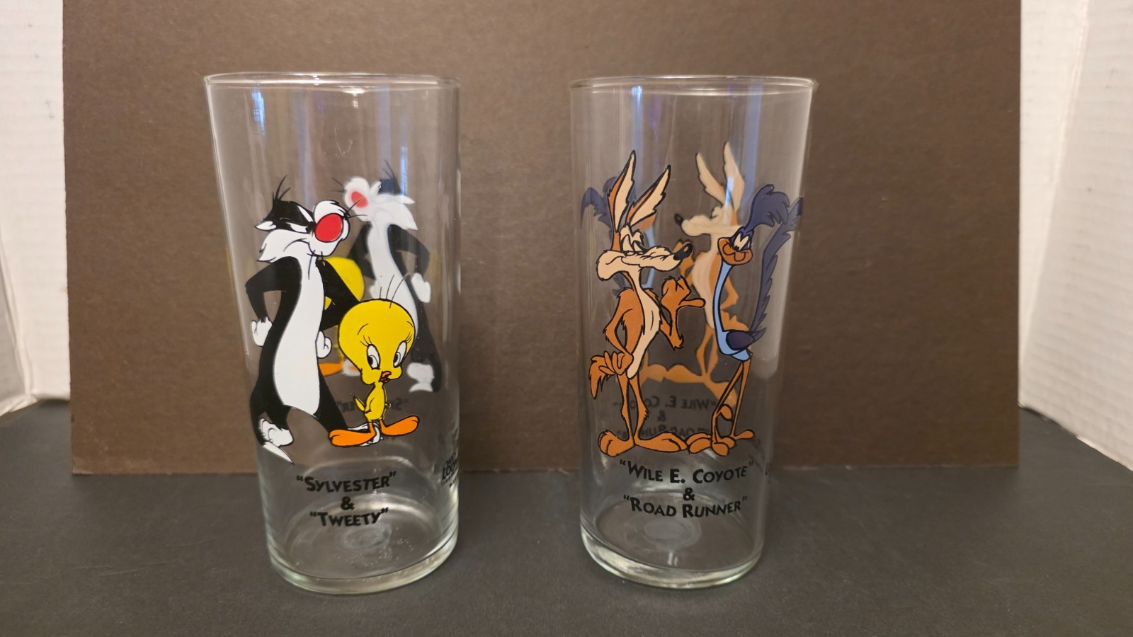 Vintage 1994 Warner Bros. Store Looney Tunes glasses set of 2 Vintage 1994 Warner Bros. Store Looney Tunes glasses set of 2