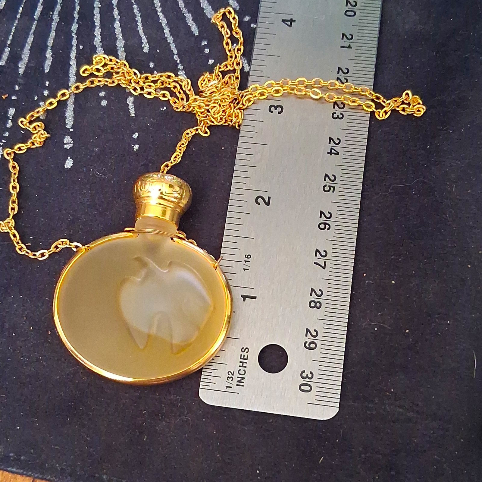 Vintage Nina Ricci L'Air du Temps Perfume Pendant Necklace Lalique Glass Vintage Nina Ricci L'Air du Temps Perfume Pendant Necklace Lalique Glass