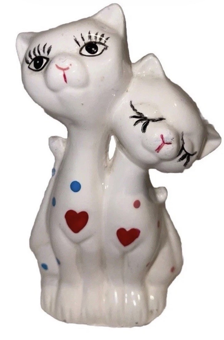 Cute Vintage Two Cat Figurine Hearts And Polkadots Long Neck Japan porcelain Cute Vintage Two Cat Figurine Hearts And Polkadots Long Neck Japan porcelain
