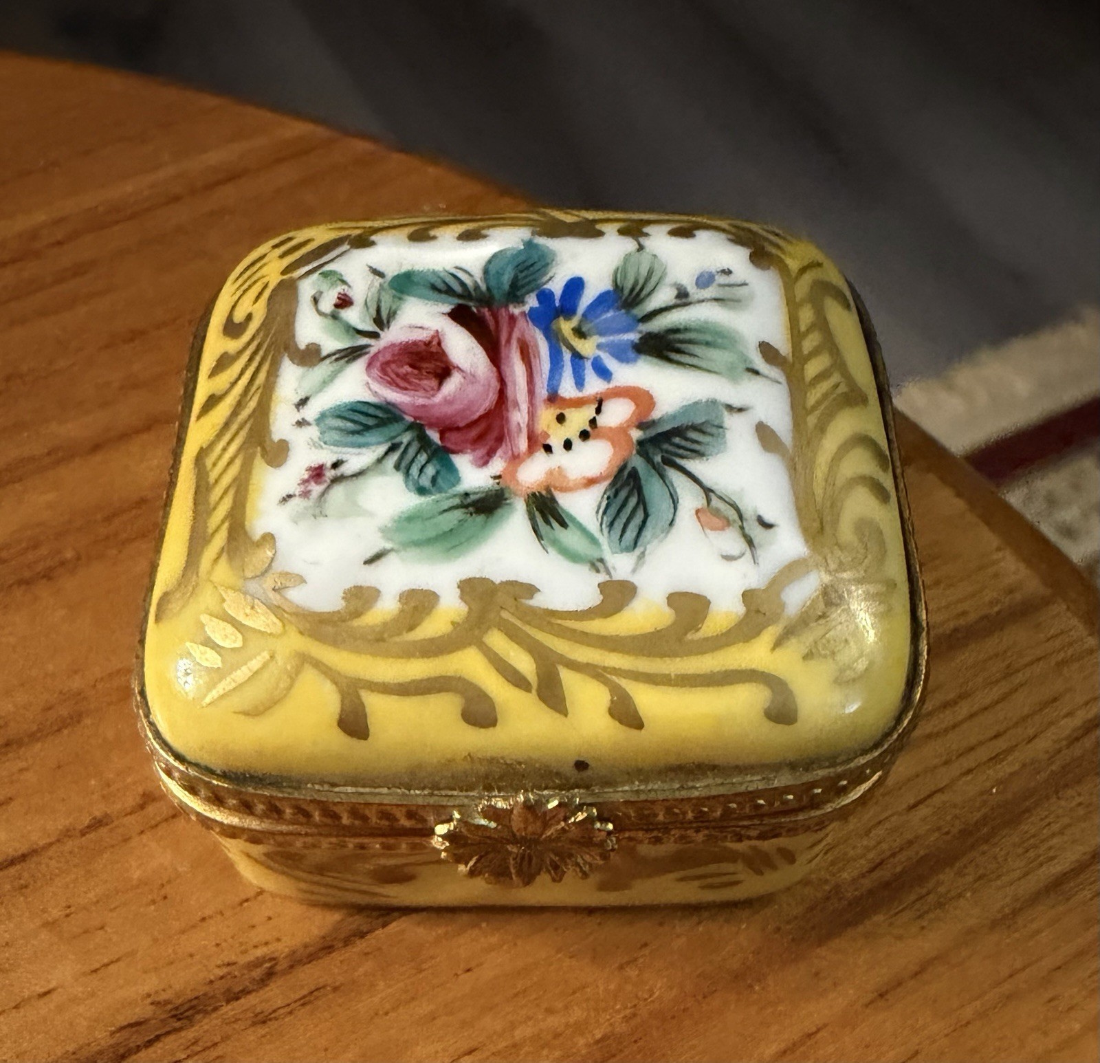 Vintage French Porcelain Trinket Box Yellow Gold Hinged Champs Elysees Paris Vintage French Porcelain Trinket Box Yellow Gold Hinged Champs Elysees Paris