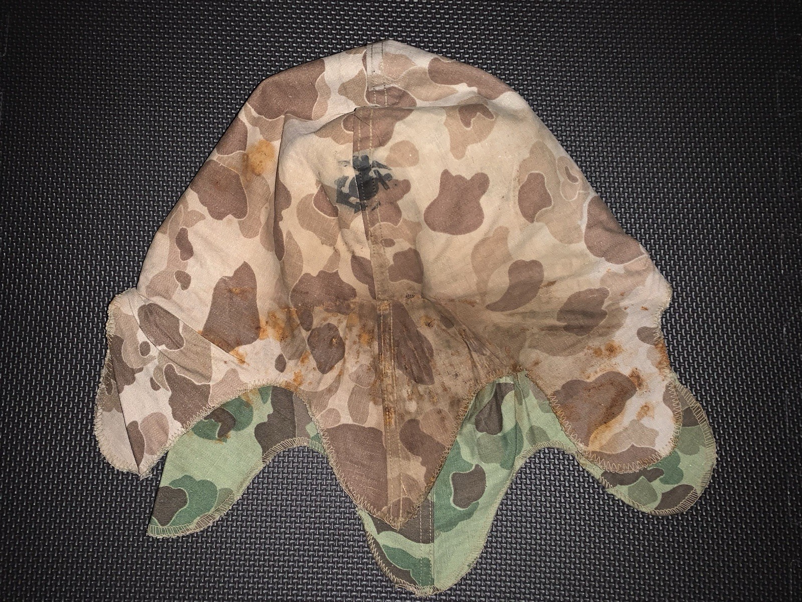 Original WW2 US Marine Corps Frogskin M1 Helmet Cover Hand Drawn EGA