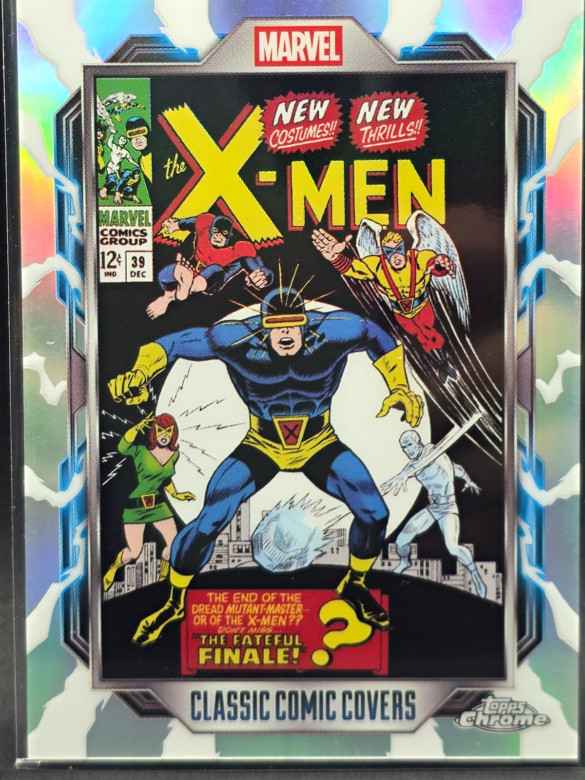 Topps Marvel Topps Chrome Classic Comic Covers Insert Card #CC-04 X-Men #39 Topps Marvel Topps Chrome Classic Comic Covers Insert Card #CC-04 X-Men #39