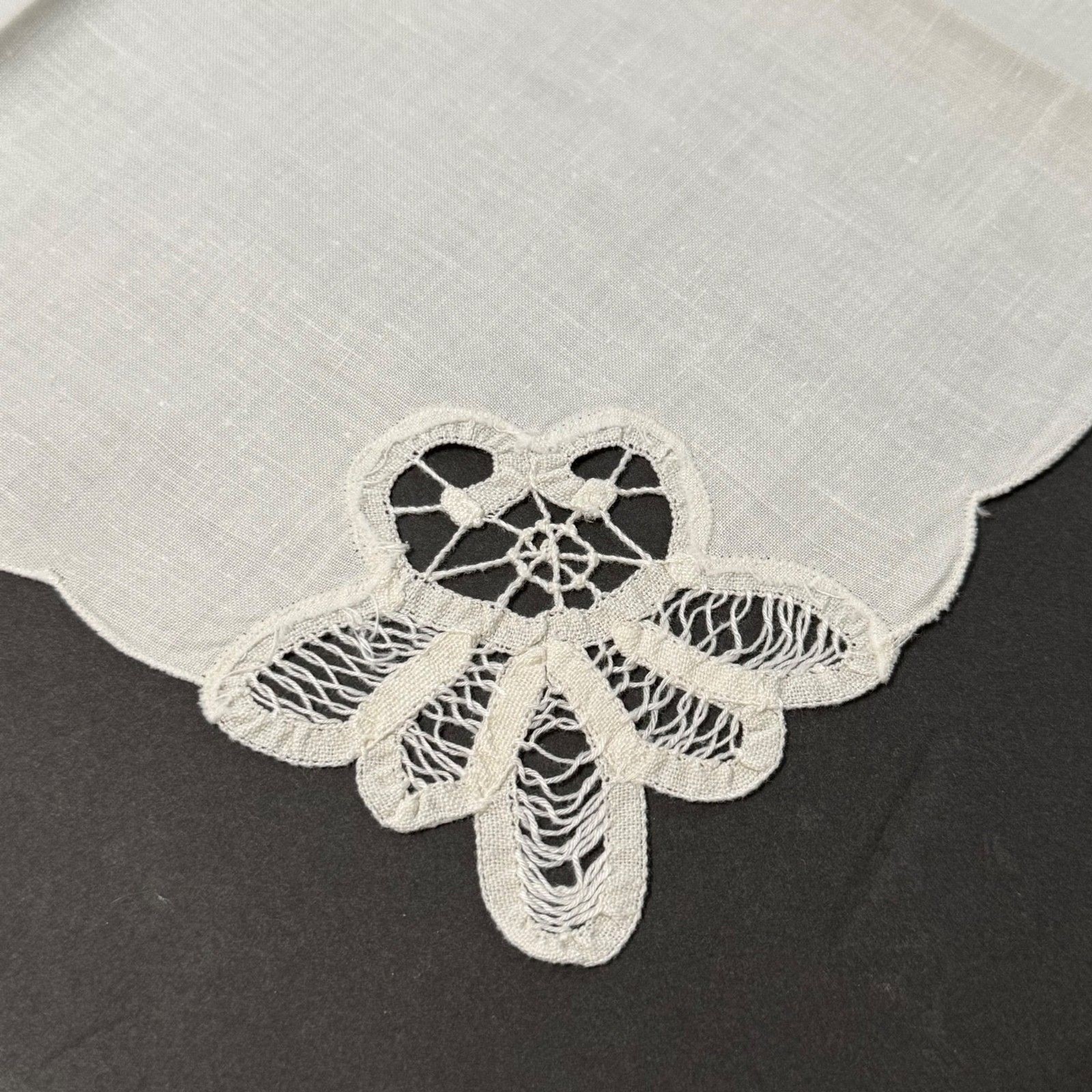 5 Vtg White Battenburg ? Lace Dinner Napkins 16" Square Linen Blend ? 5 Vtg White Battenburg ? Lace Dinner Napkins 16" Square Linen Blend ?