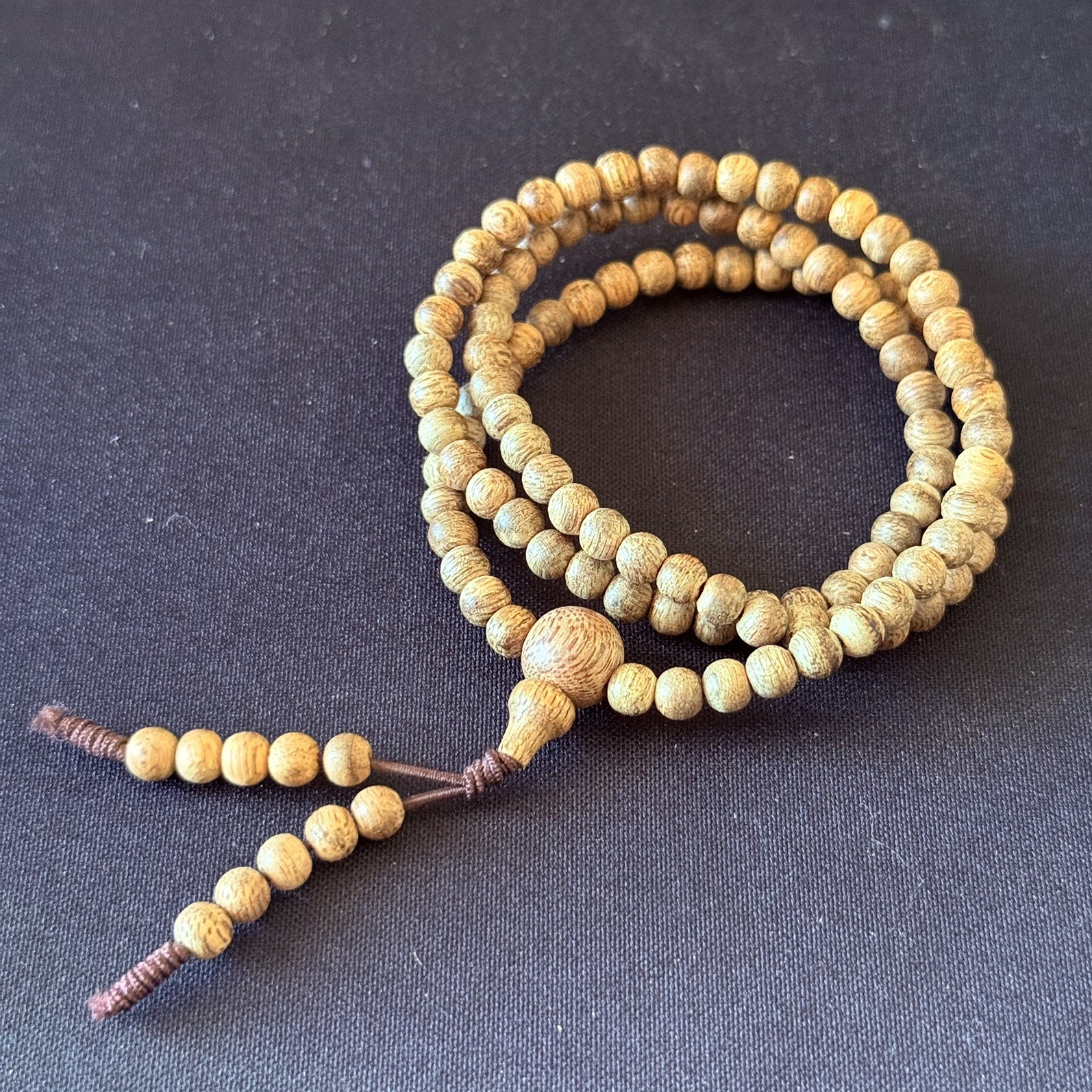 Natural Agarwood Bracelet 108 Beads, 4mm Cambodia Agarwood, Strong Scents Natural Agarwood Bracelet 108 Beads, 4mm Cambodia Agarwood, Strong Scents