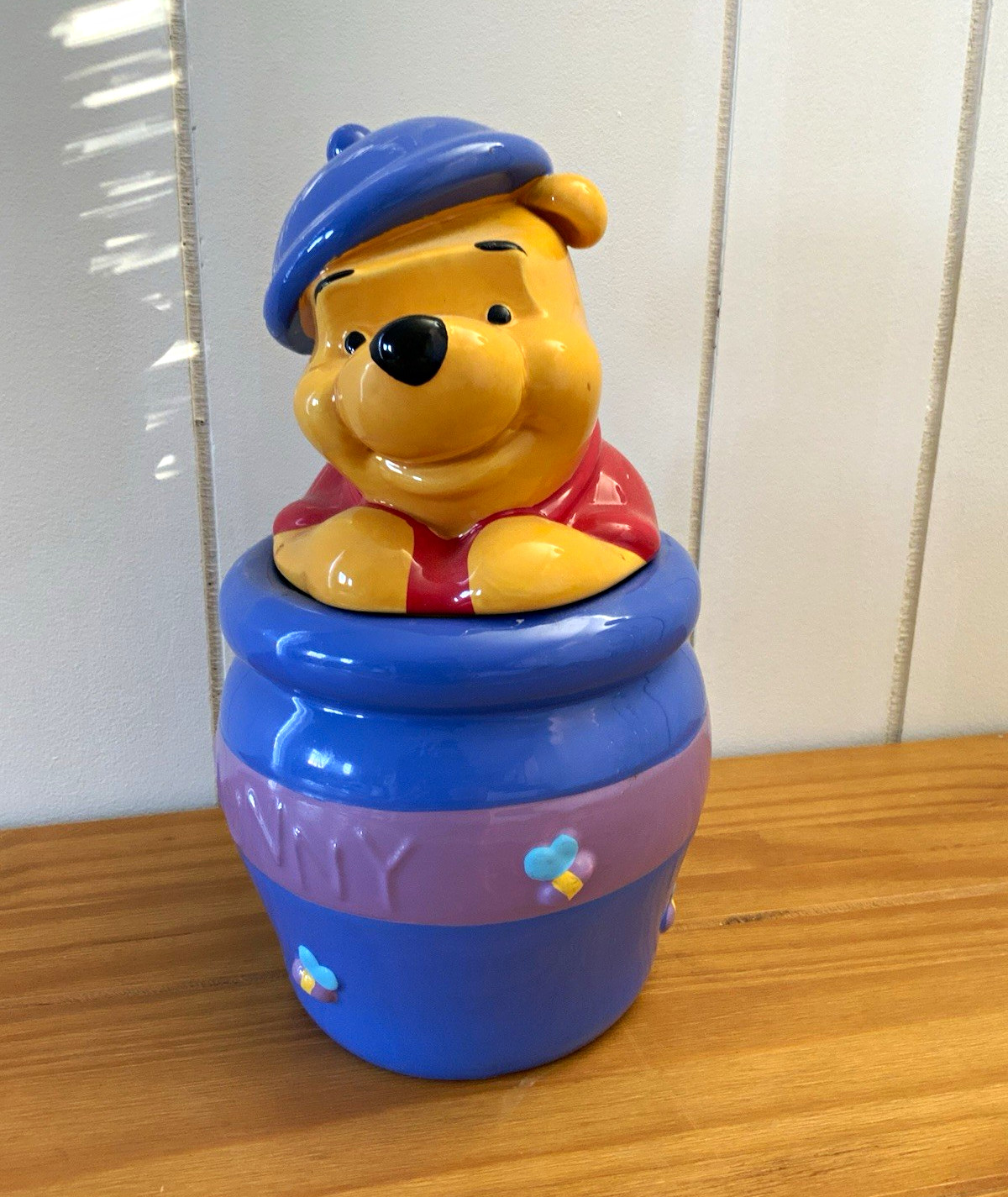 VINTAGE Disney Winnie the Pooh Ceramic Cookie Jar Honey Pot Lid "HUNNY" Blue Red