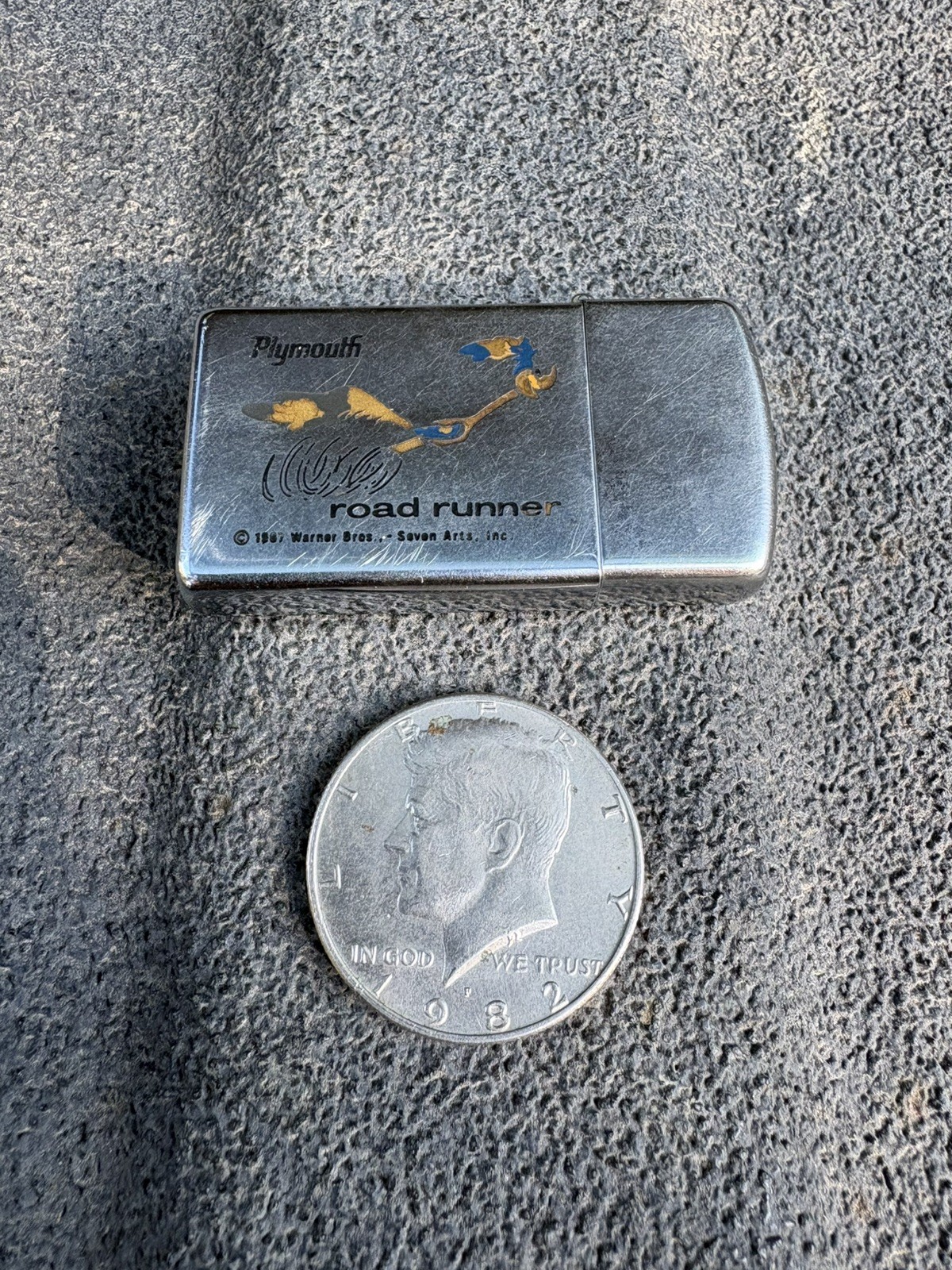 Vintage Rare 1967 Plymouth Road Runner Zippo Lighter Warner Bros. Roadrunner 