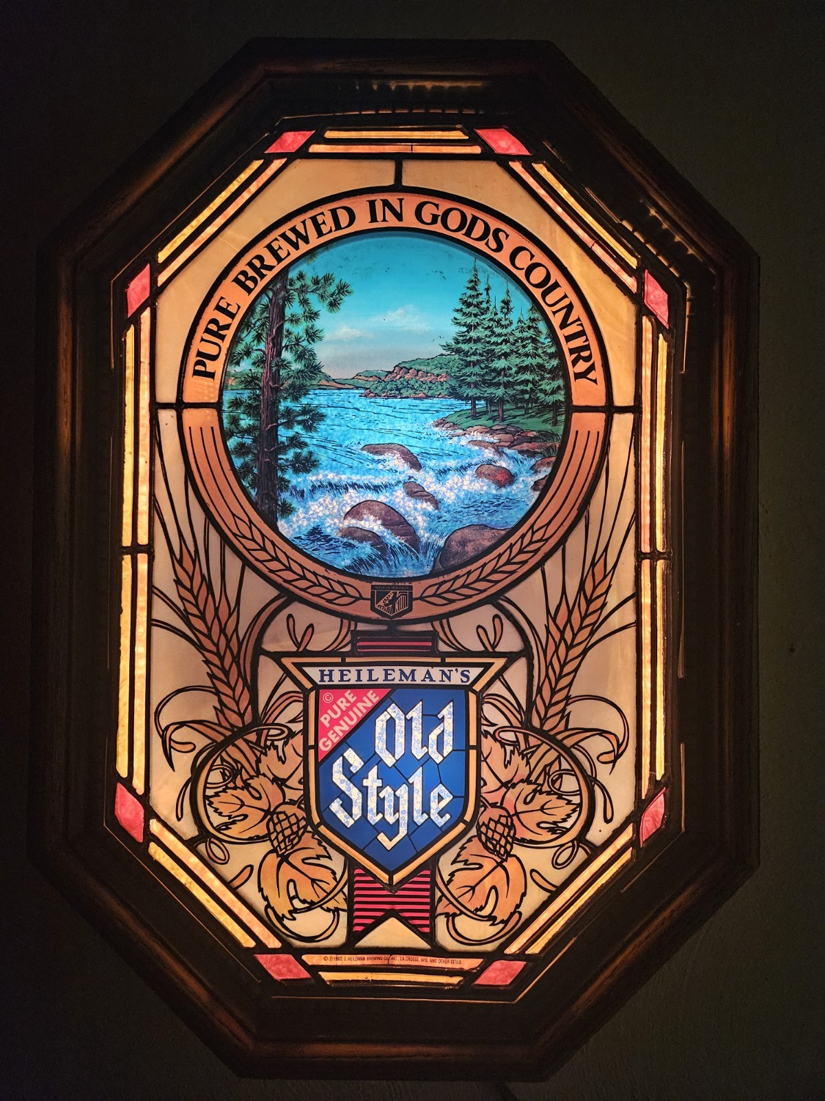 Vtg. Heileman's Old Style Beer Motion Waterfall Stained Glass Light Sign-Video
