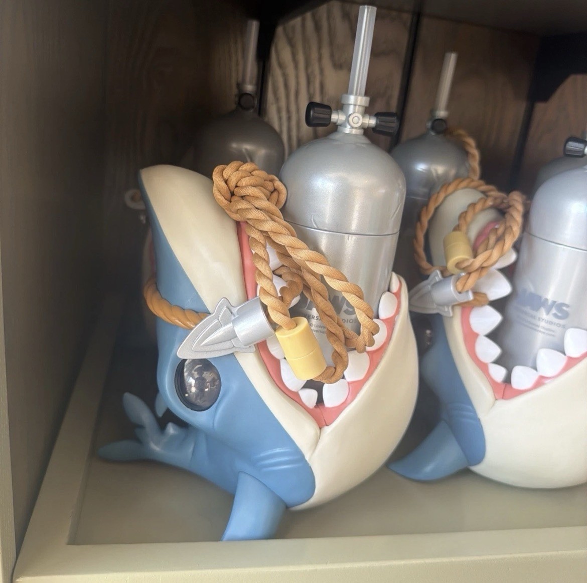 Universal Studios Orlando Jaws 50th Anniversary 16 oz Sipper Cup Shark Universal Studios Orlando Jaws 50th Anniversary 16 oz Sipper Cup Shark