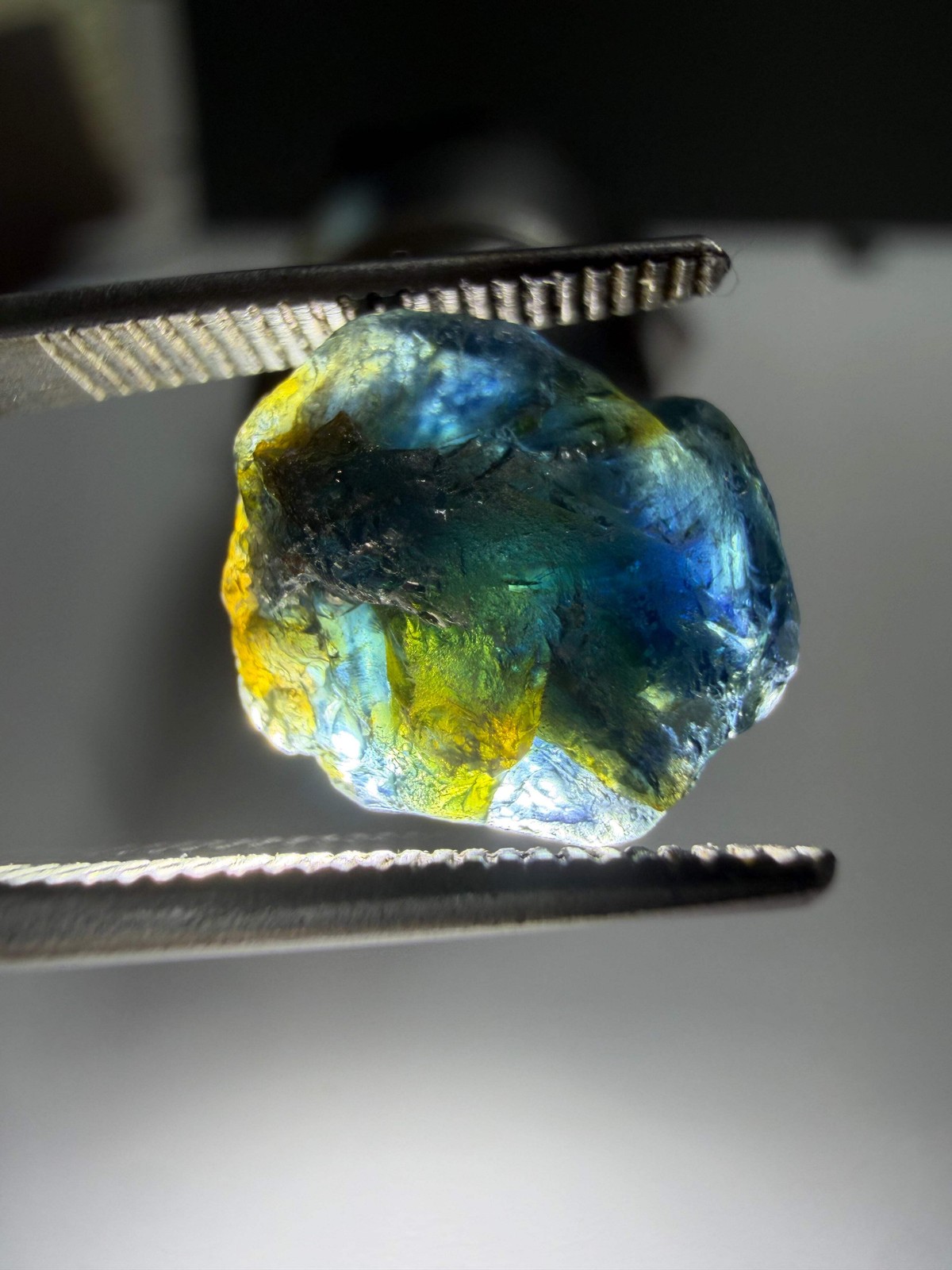 Natural Australian Sapphire | 6.6 ct Collector-Grade Parti Colored Loose Stone Natural Australian Sapphire | 6.6 ct Collector-Grade Parti Colored Loose Stone