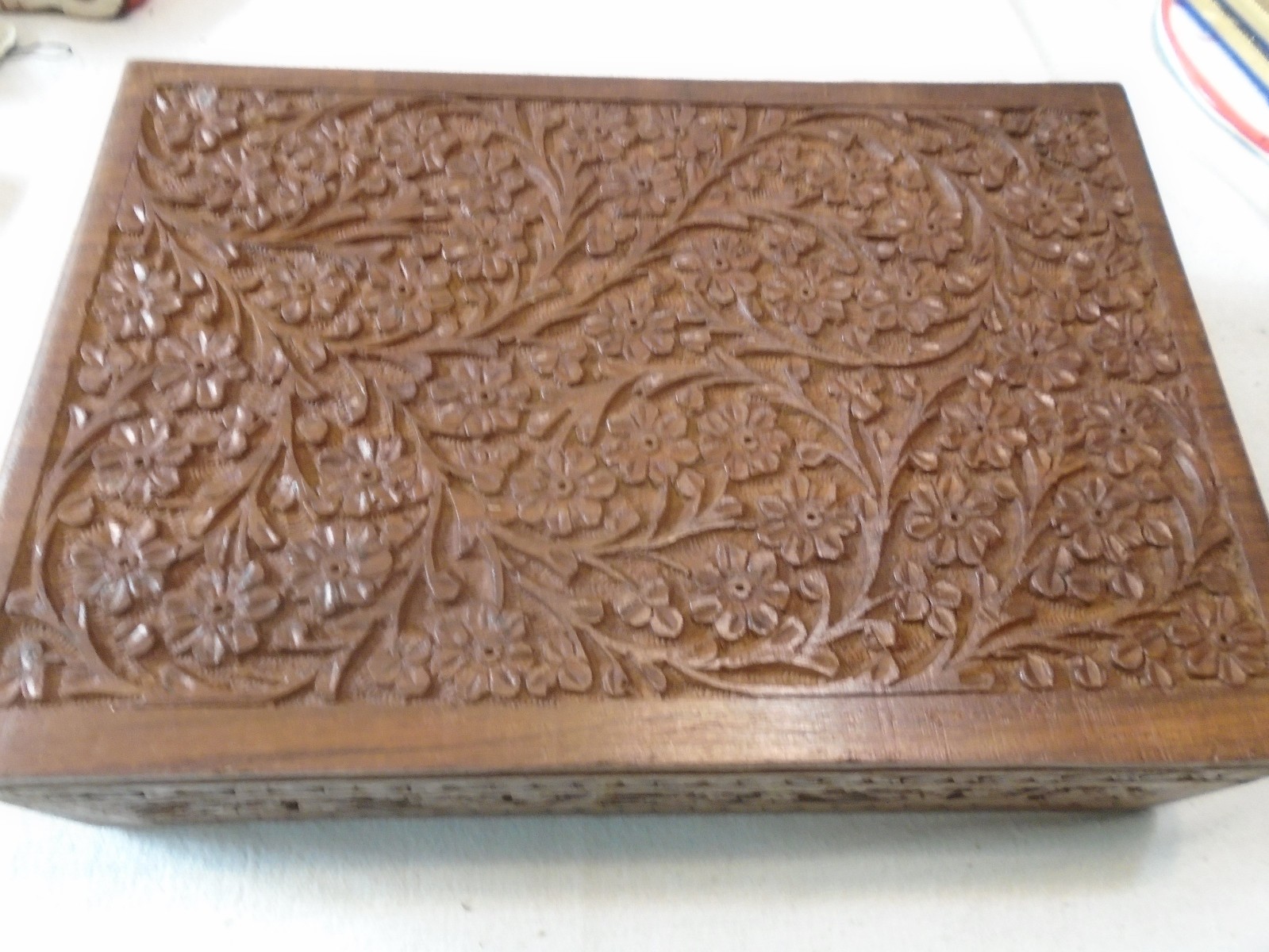 Vintage Hand Carved Large Wooden Jewelry/Storage Box with a Floral Design Vintage Hand Carved Large Wooden Jewelry/Storage Box with a Floral Design