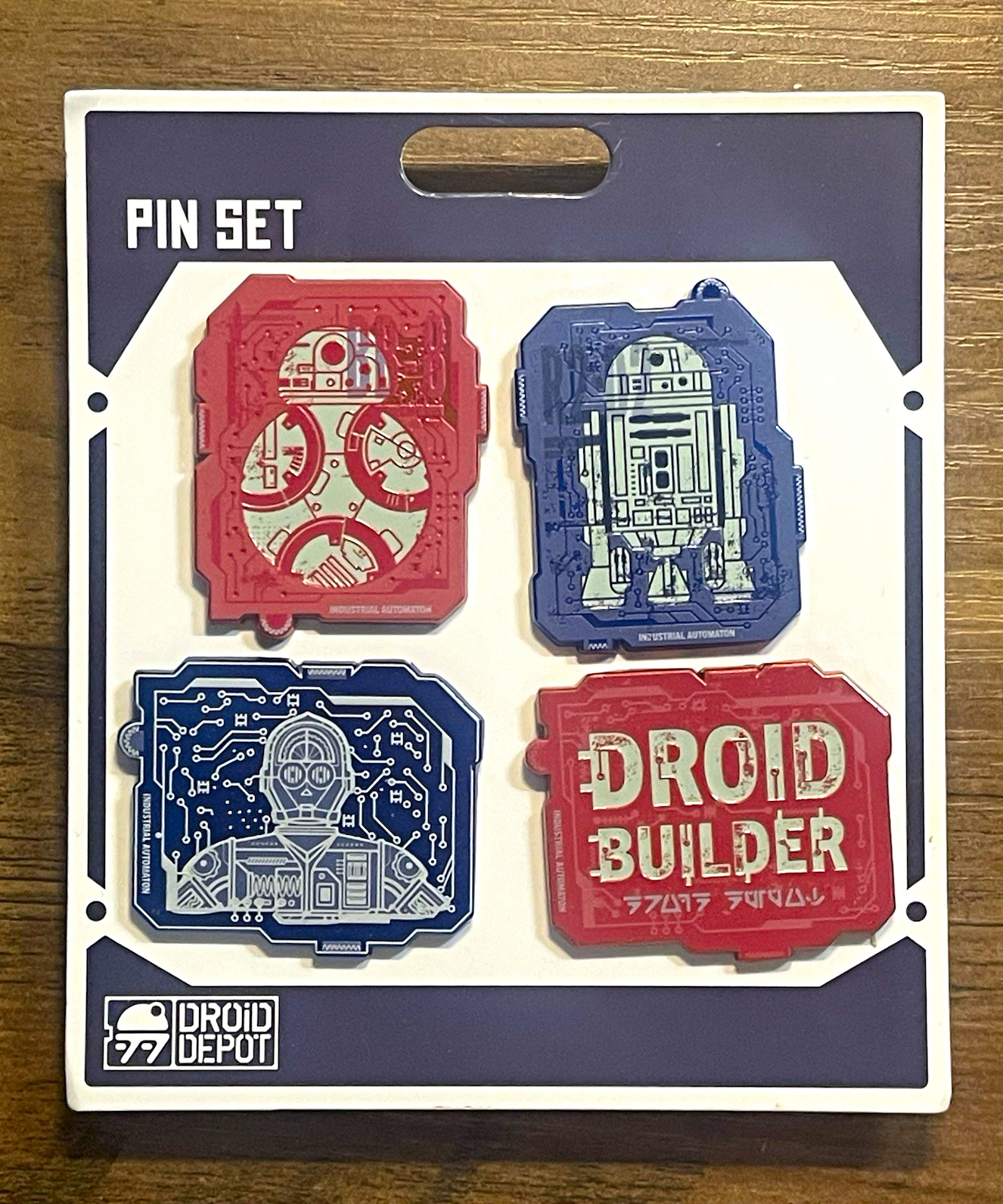 Disney Star Wars Galaxy Edge Droid Depot 4Pin Booster Set BB-8 R2-D2 C-3PO NEW Disney Star Wars Galaxy Edge Droid Depot 4Pin Booster Set BB-8 R2-D2 C-3PO NEW