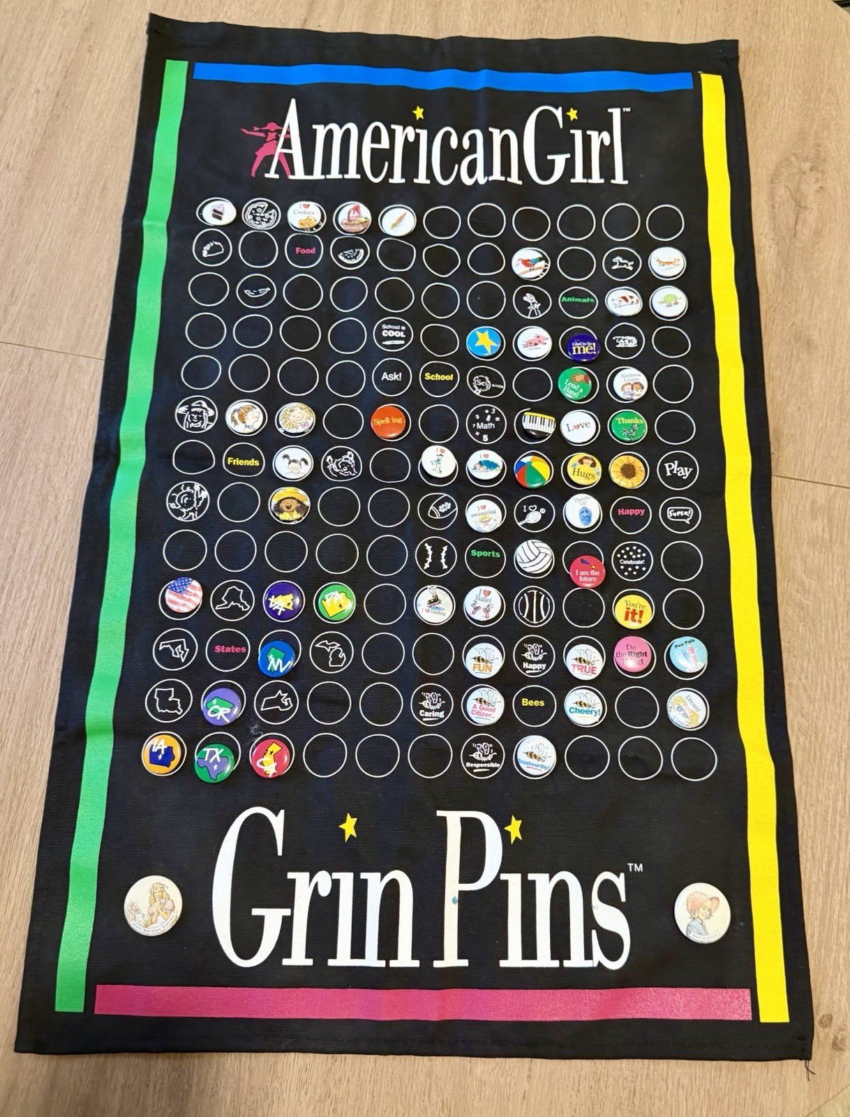 American Girl Grin Pins Banner w/ 51 Pins Vintage 90s States Bees American Girl Grin Pins Banner w/ 51 Pins Vintage 90s States Bees