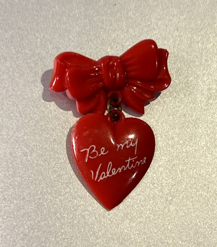 Vintage 1950s Celluloid plastic "Be My Valentine" Red Heart & Bow Dangle Pin Vintage 1950s Celluloid plastic "Be My Valentine" Red Heart & Bow Dangle Pin