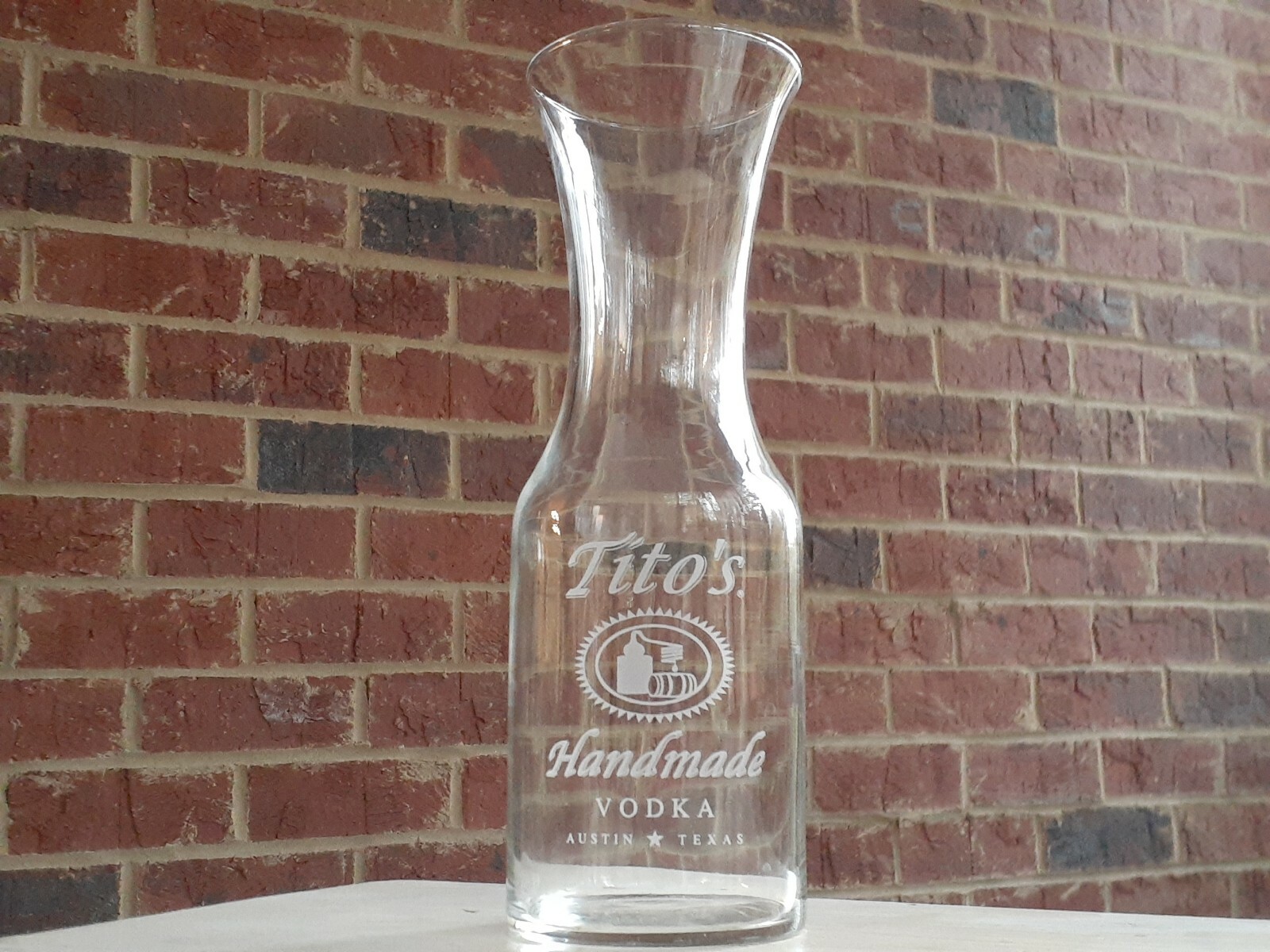 RARE TITO'S Handmade VODKA Etched GLASS CARAFE Advertising PIECE Logo RARE TITO'S Handmade VODKA Etched GLASS CARAFE Advertising PIECE Logo