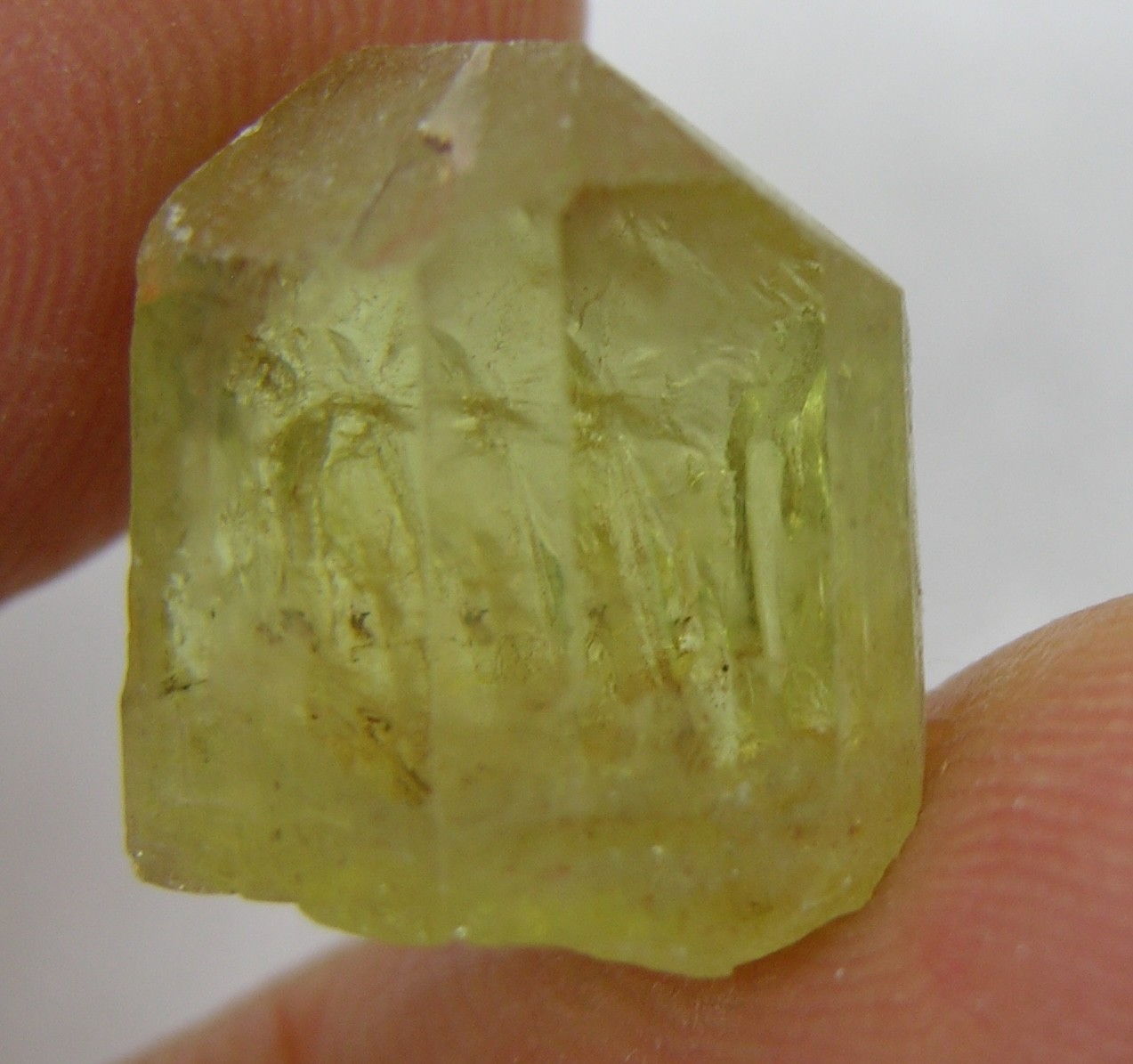 #14 17.00ct Mexico 100% Natural Terminated Golden Apatite Crystal Specimen 15mm #14 17.00ct Mexico 100% Natural Terminated Golden Apatite Crystal Specimen 15mm