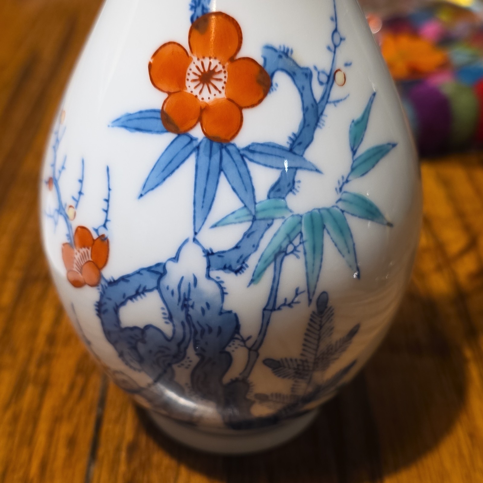 Vintage Shirokiya Japanese Porcelain Vase  Hand‑Painted Floral Design  9.5" tall