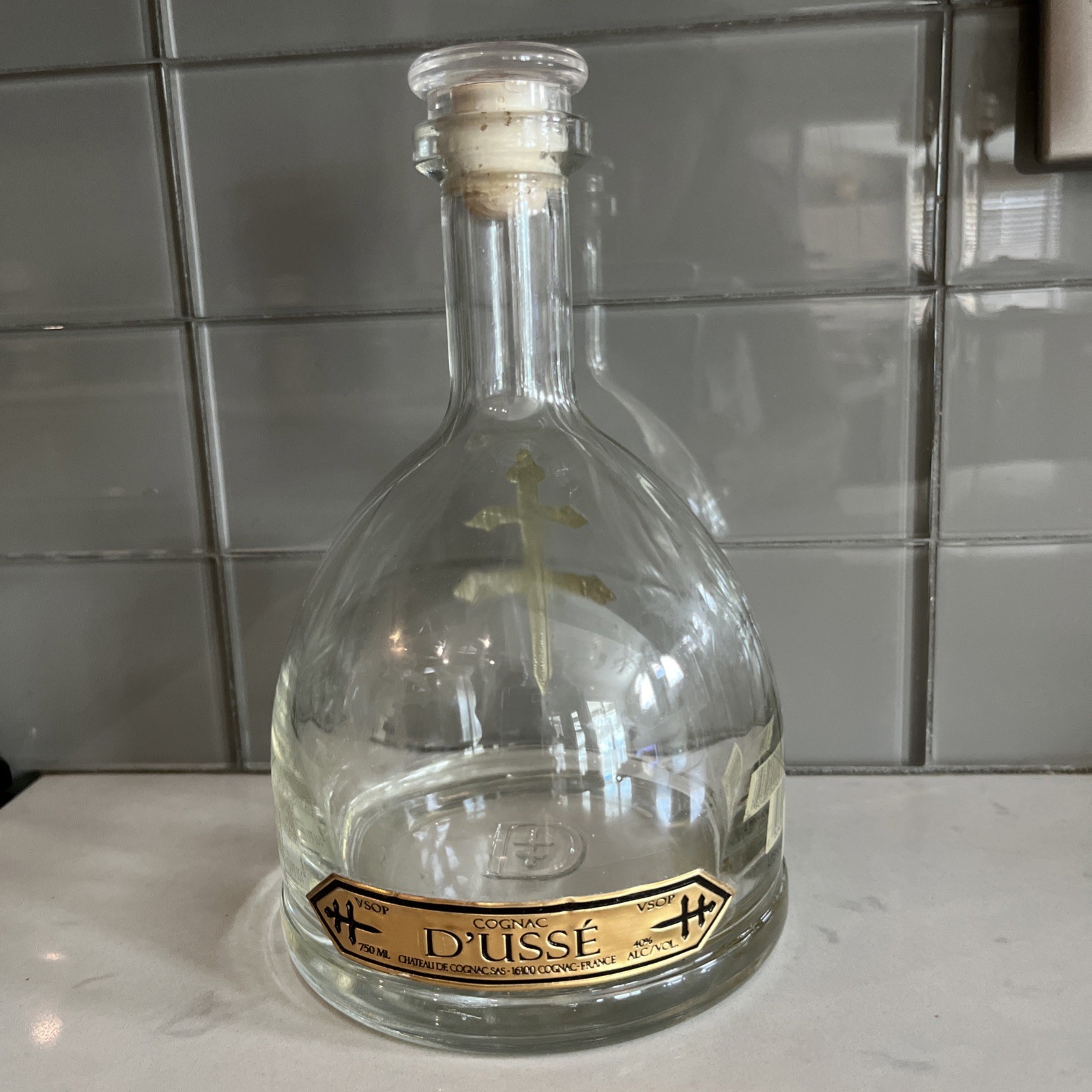 D’USSE VSOP Cognac Empty Gold Cross Decanter w/ Stopper Chateau de Cognac FRANCE D’USSE VSOP Cognac Empty Gold Cross Decanter w/ Stopper Chateau de Cognac FRANCE
