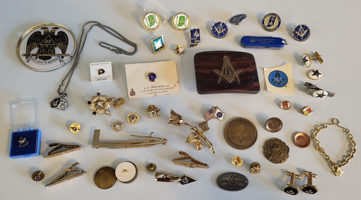 Large Masonic Collection; Lapel Pins, Coins & More 48pcs. As old as 1918 & 1928