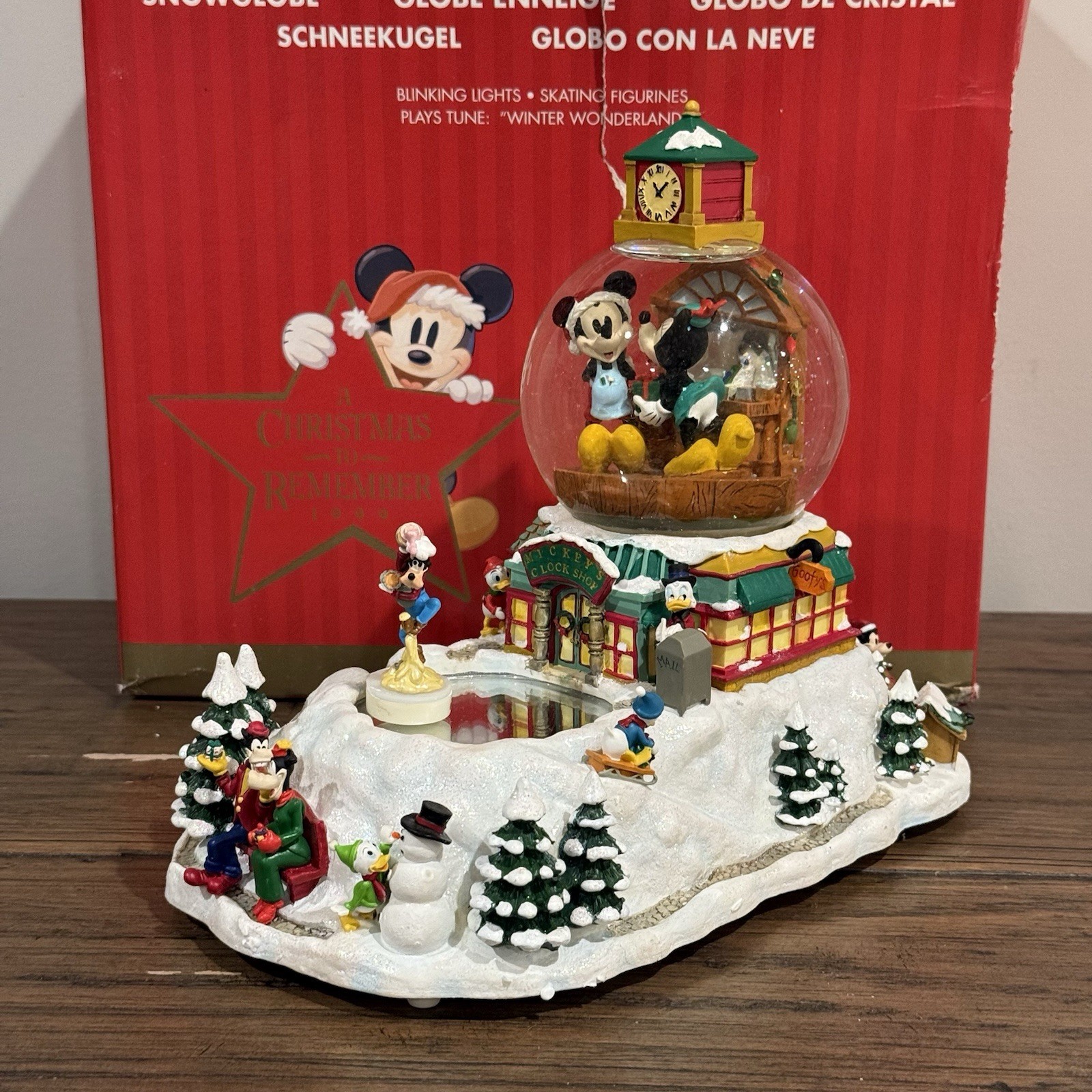 Vintage 1999 Disney A Christmas to Remember Animated Musical Snow Globe Vintage 1999 Disney A Christmas to Remember Animated Musical Snow Globe