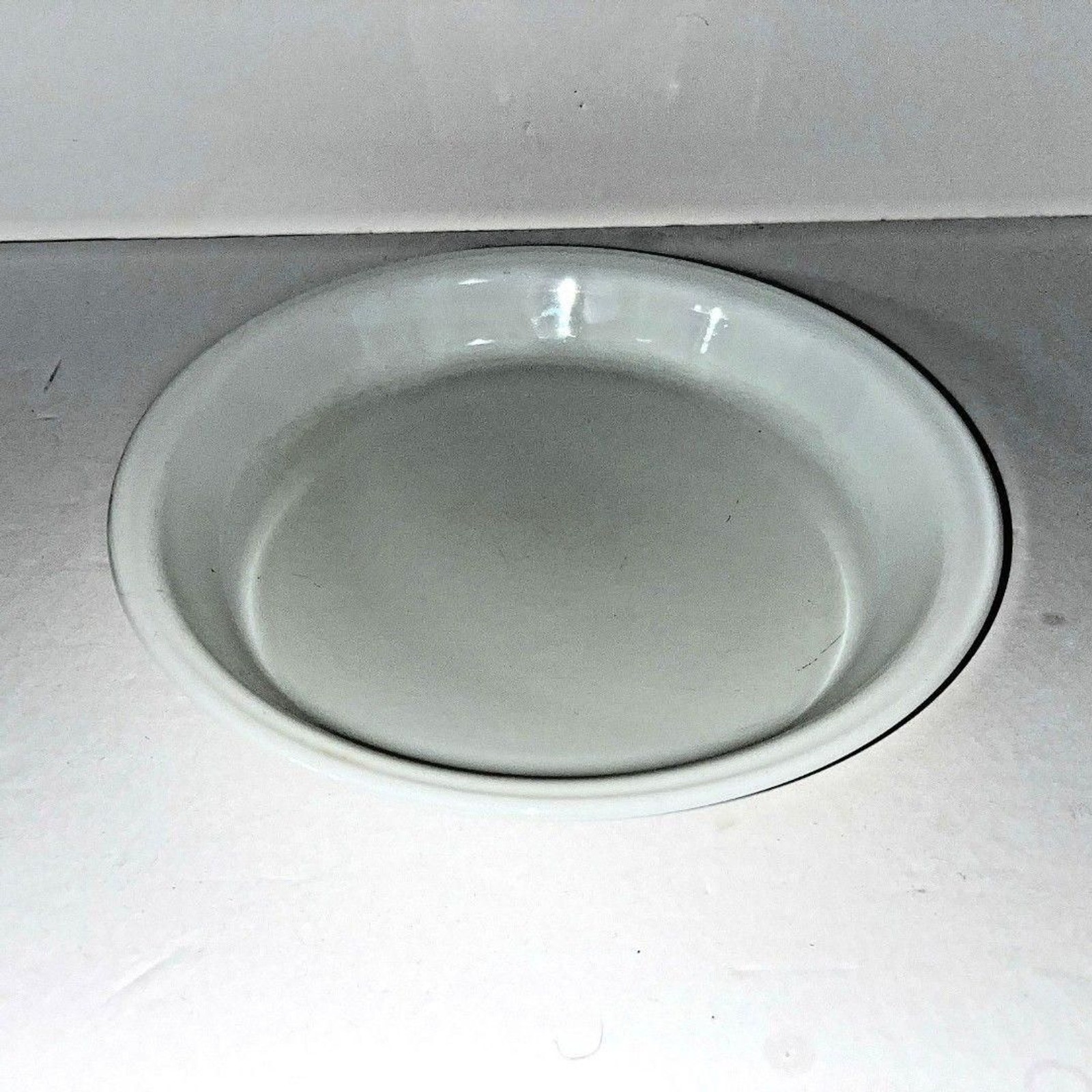 Vintage Pyrex White Round Pie Plate Retro Baking Dish Kitchen Bakeware Vintage Pyrex White Round Pie Plate Retro Baking Dish Kitchen Bakeware