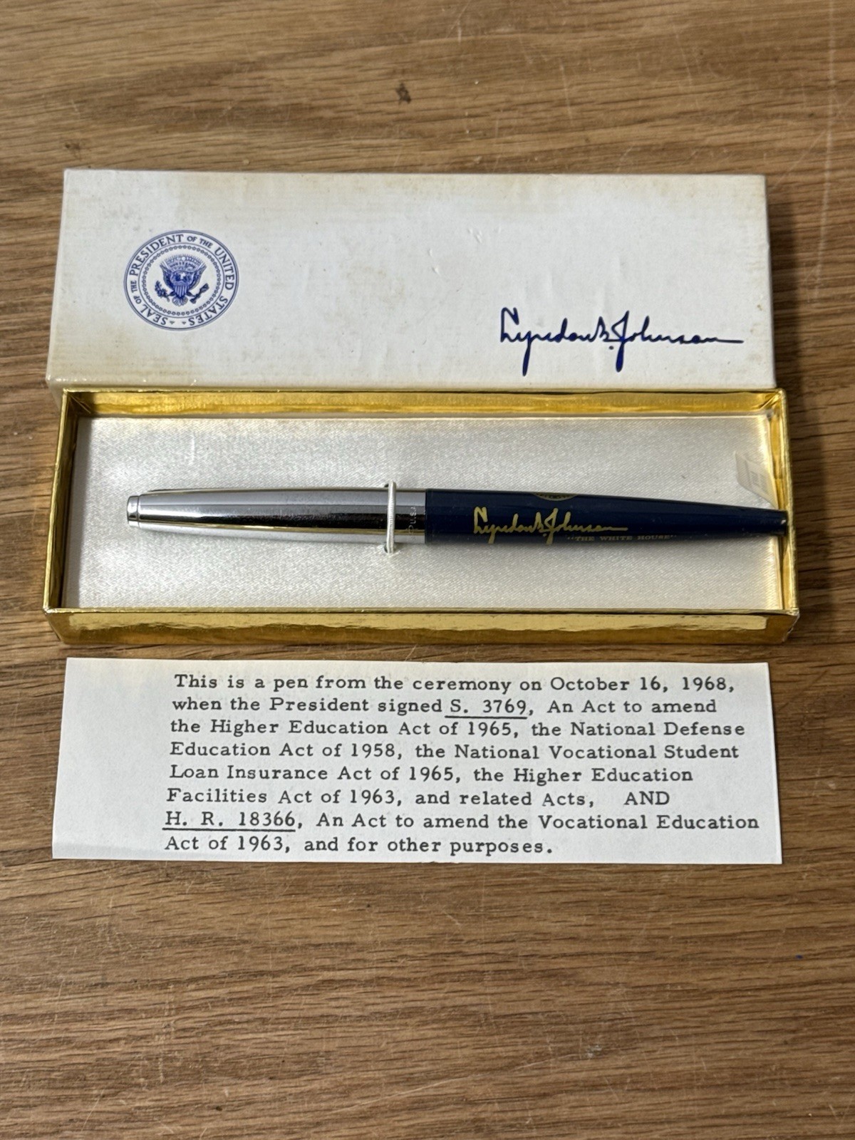 Presidential Pen Used In 1968 By Lyndon B Johnson To Sign 3769 & 18366 Presidential Pen Used In 1968 By Lyndon B Johnson To Sign 3769 & 18366
