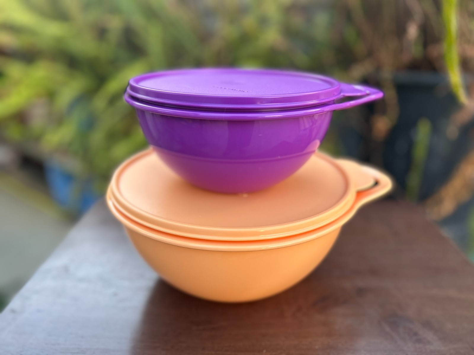 Tupperware Thatsa Bowls 2 piece set PAPAYA 12 CUPS AND PURPLE 6 CUP NEW Tupperware Thatsa Bowls 2 piece set PAPAYA 12 CUPS AND PURPLE 6 CUP NEW