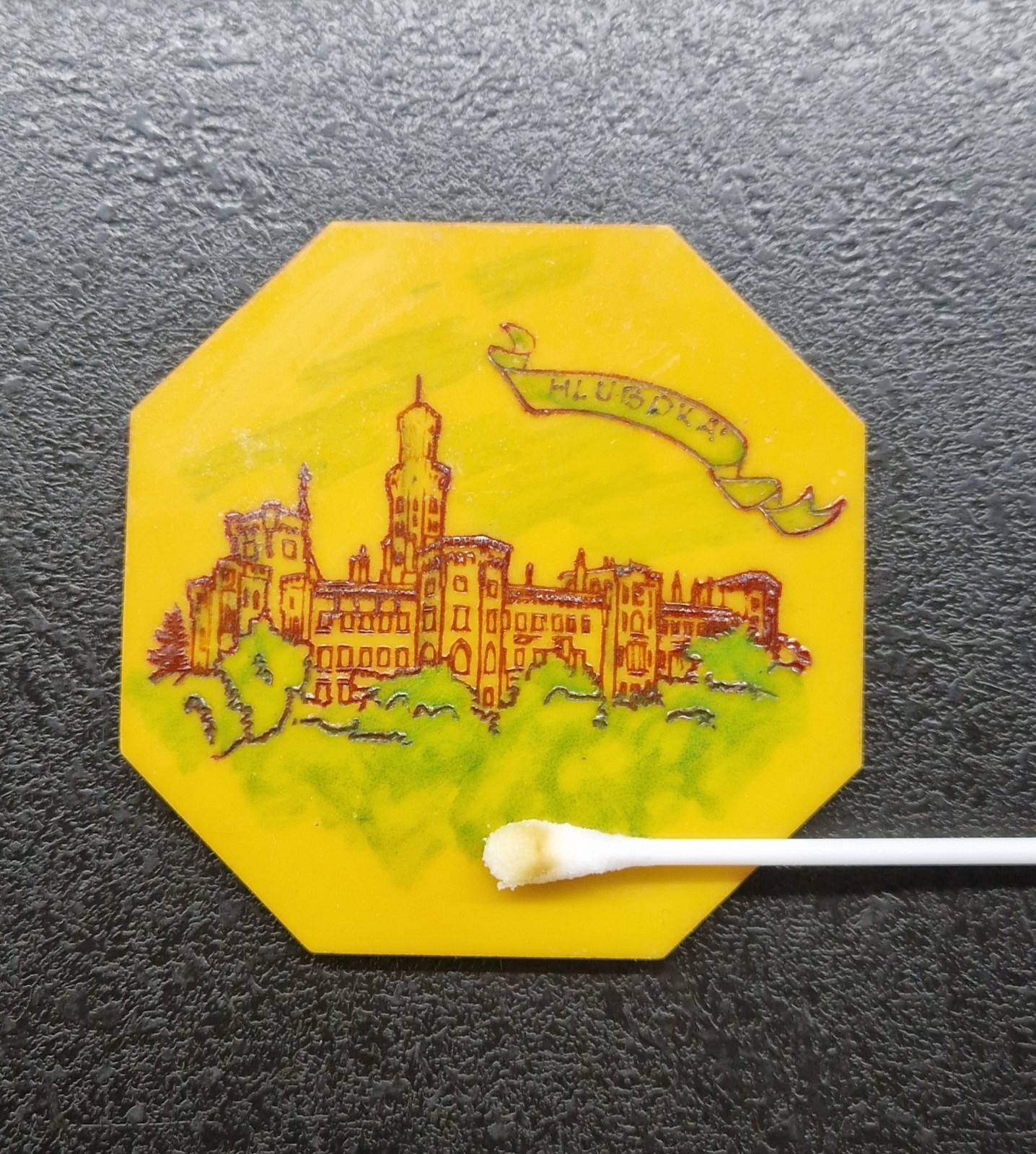 Vintage Yellow Bakelite Catalin Souvenir Coaster Plaque Hluboka Castle 18.47g Vintage Yellow Bakelite Catalin Souvenir Coaster Plaque Hluboka Castle 18.47g