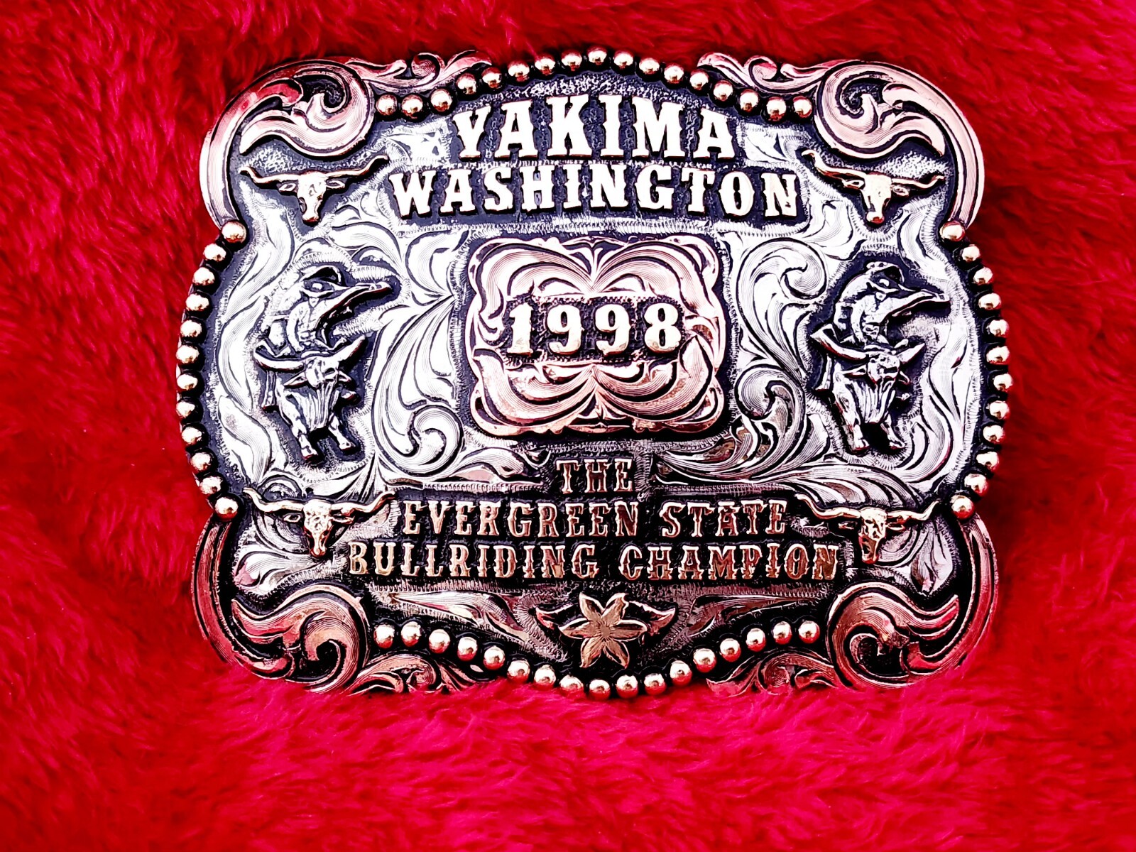 RODEO BULL RIDING CHAMPIONSHIP Trophy Buckle☆Yakima Washington☆1998☆RARE☆713 RODEO BULL RIDING CHAMPIONSHIP Trophy Buckle☆Yakima Washington☆1998☆RARE☆713