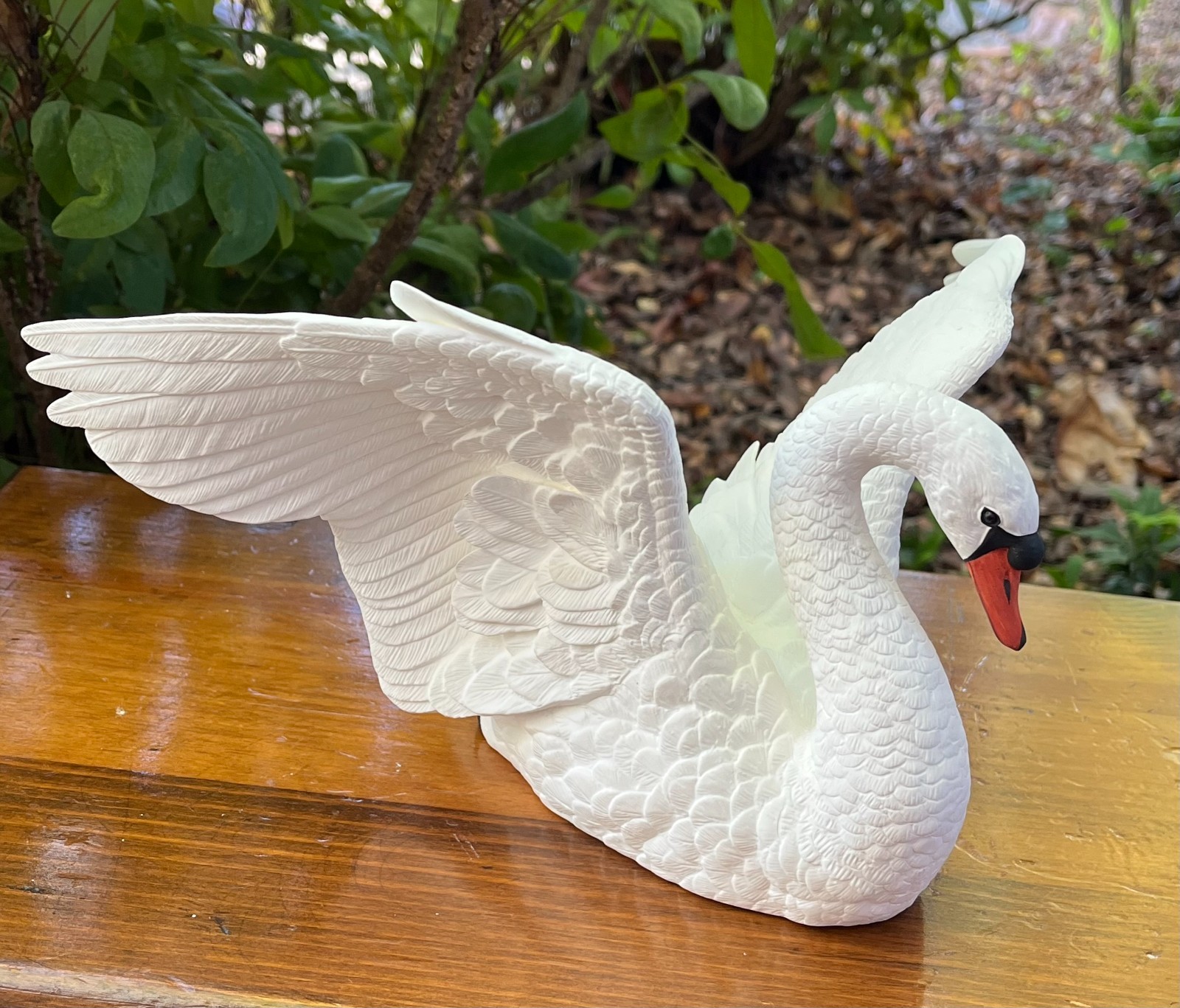 1989 RETIRED LENOX THE MAJESTIC SWAN FINE BONE CHINA EXCELLENT CONDITION 1989 RETIRED LENOX THE MAJESTIC SWAN FINE BONE CHINA EXCELLENT CONDITION