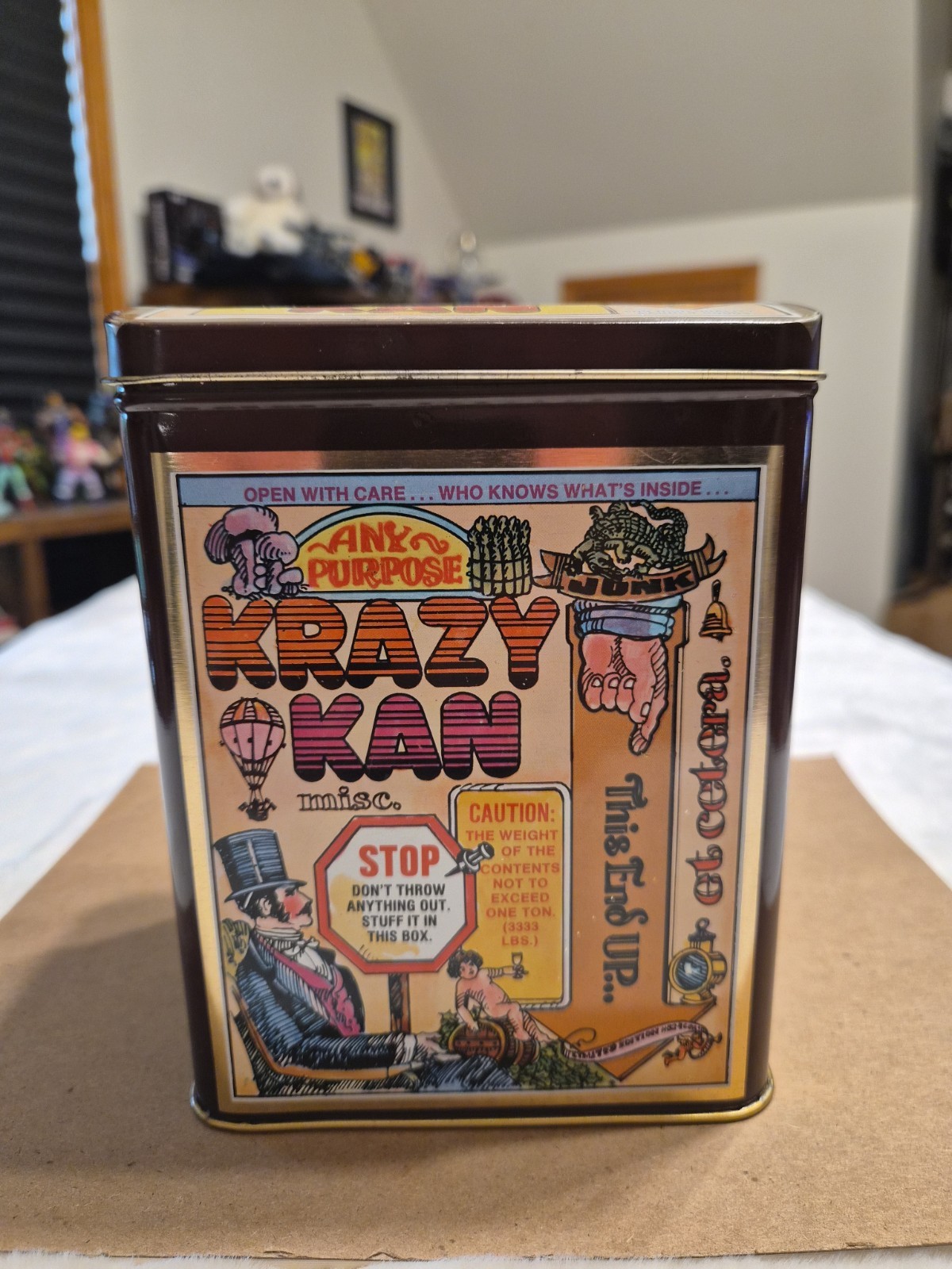 Vintage 1982 Krazy Kan Metal Tin Case Manufacturing Co England Novelty Box Retro Vintage 1982 Krazy Kan Metal Tin Case Manufacturing Co England Novelty Box Retro