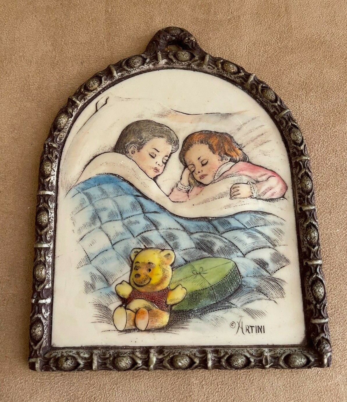 Winnie the Pooh ARTINI Hand Painted girls bed Twin Etched Sculptured Engraving