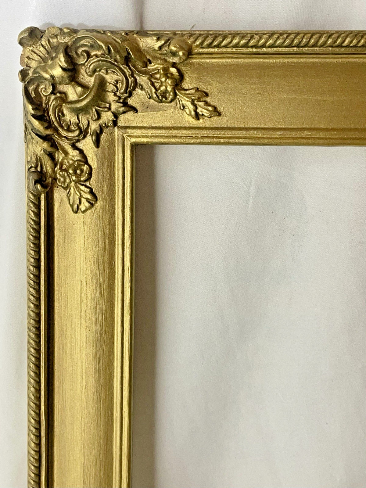 ANTIQUE FITS 13 X 19" PICTURE FRAME GOLD GILT AESTHETIC WOOD VICTORIAN FINE ART ANTIQUE FITS 13 X 19" PICTURE FRAME GOLD GILT AESTHETIC WOOD VICTORIAN FINE ART