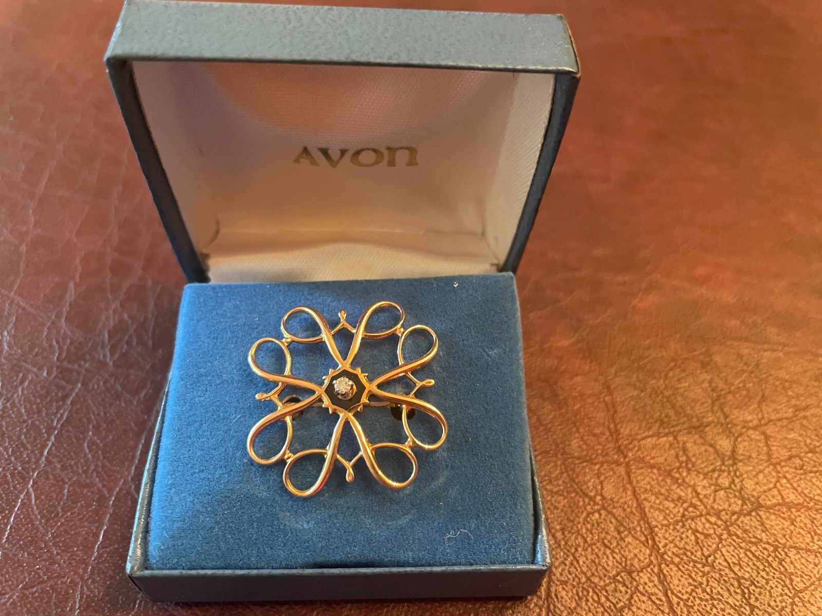 Vintage AVON 10K Diamond Onyx Award Pin Brooch w/Original Box & Booklet Vintage AVON 10K Diamond Onyx Award Pin Brooch w/Original Box & Booklet
